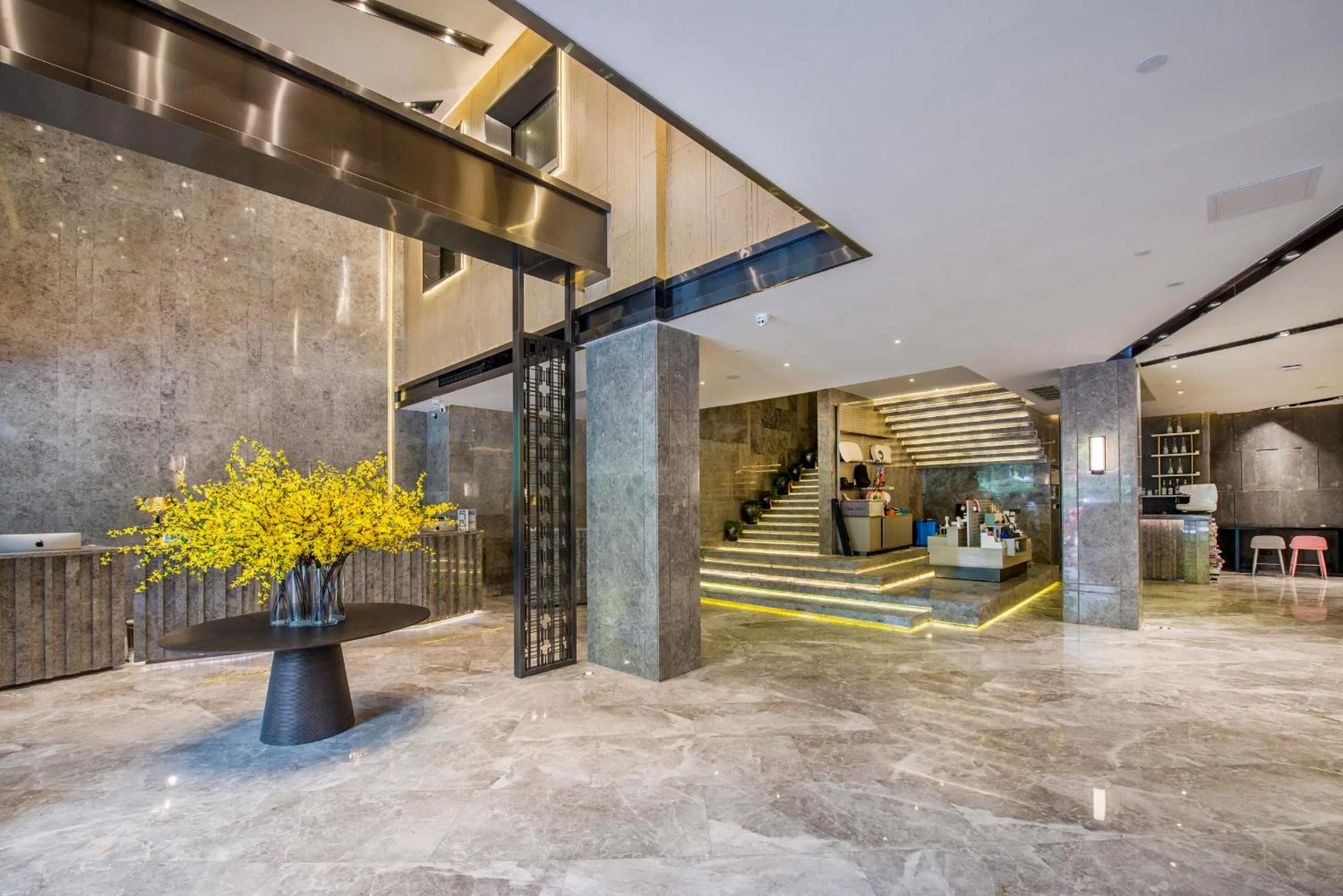 Lobby or reception in Atour X Hotel Zhujiang New Town Tianhe Park Station Guangzhou close to Canton Fair -Free shuttle bus to Canton Fair