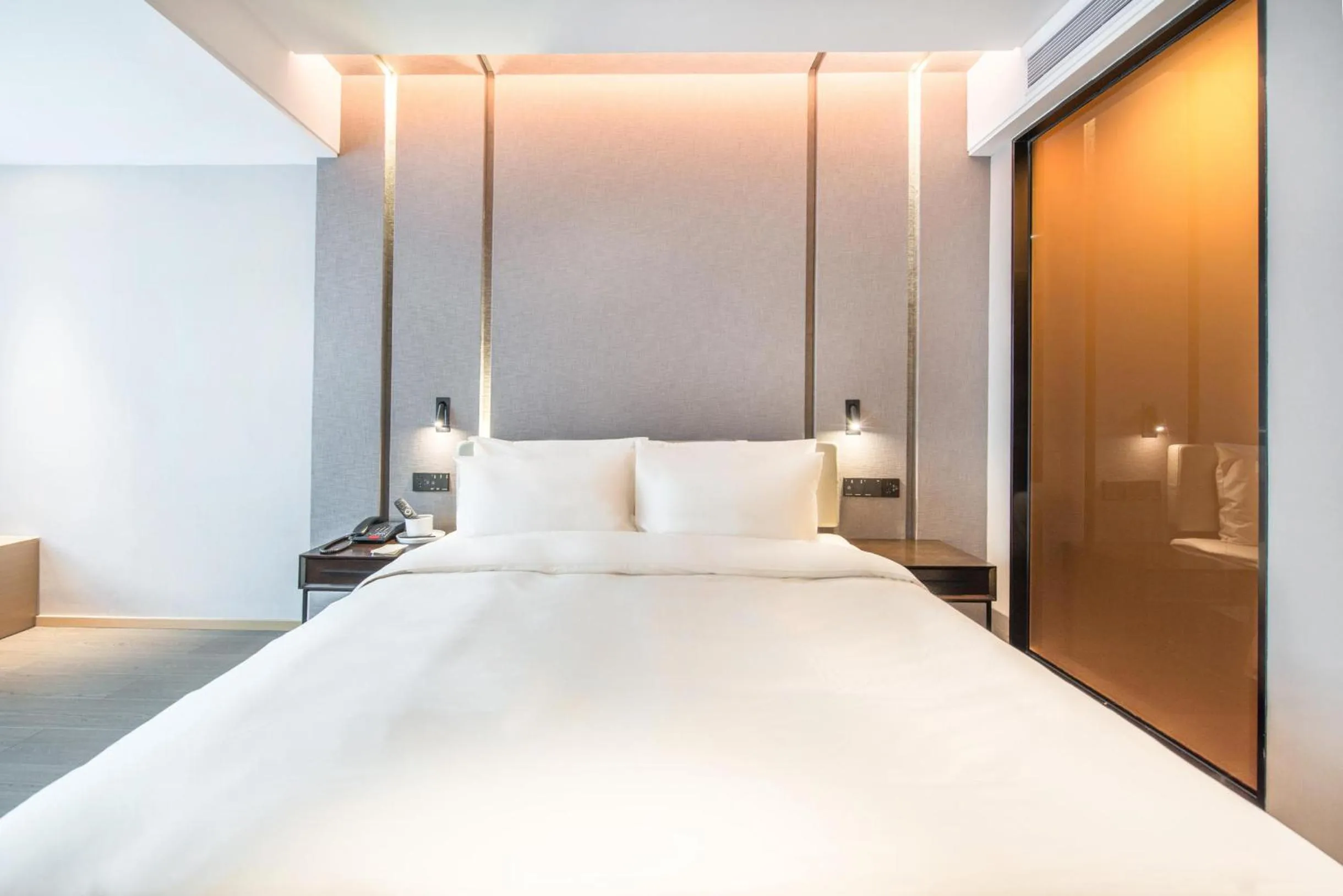 Bed in Atour Hotel Shenzhen Baoan International Airport