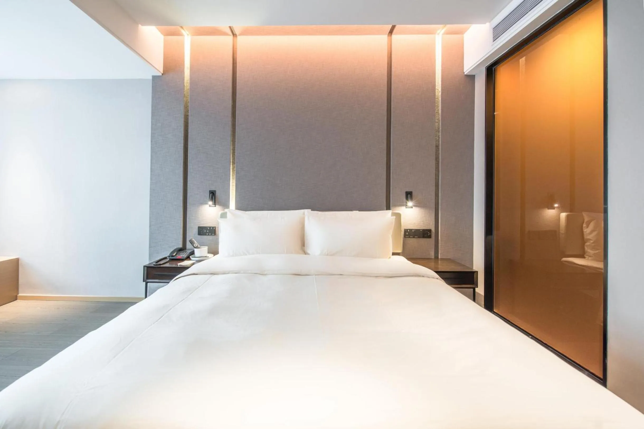 Bed in Atour Hotel Shenzhen Baoan International Airport