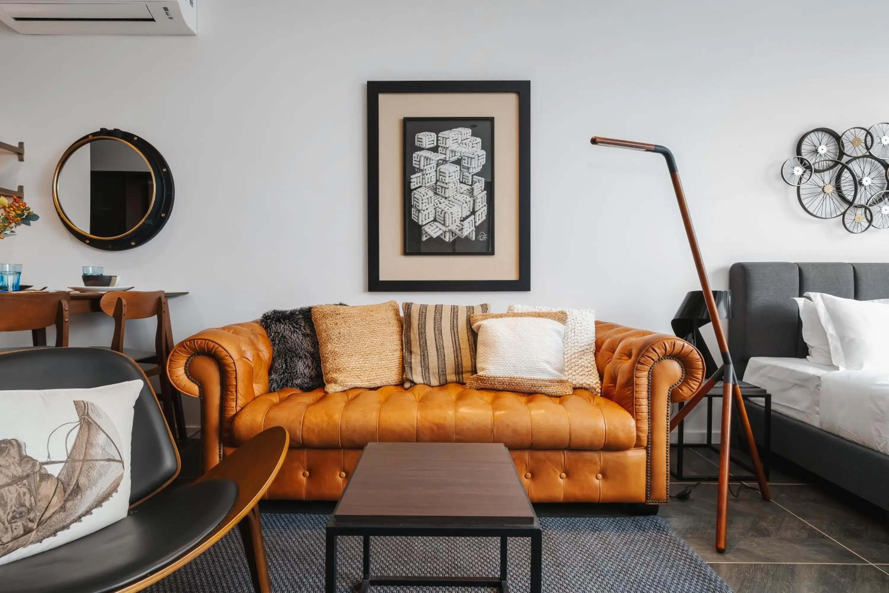 Living room in Scarletz KLCC Apartments by soulasia