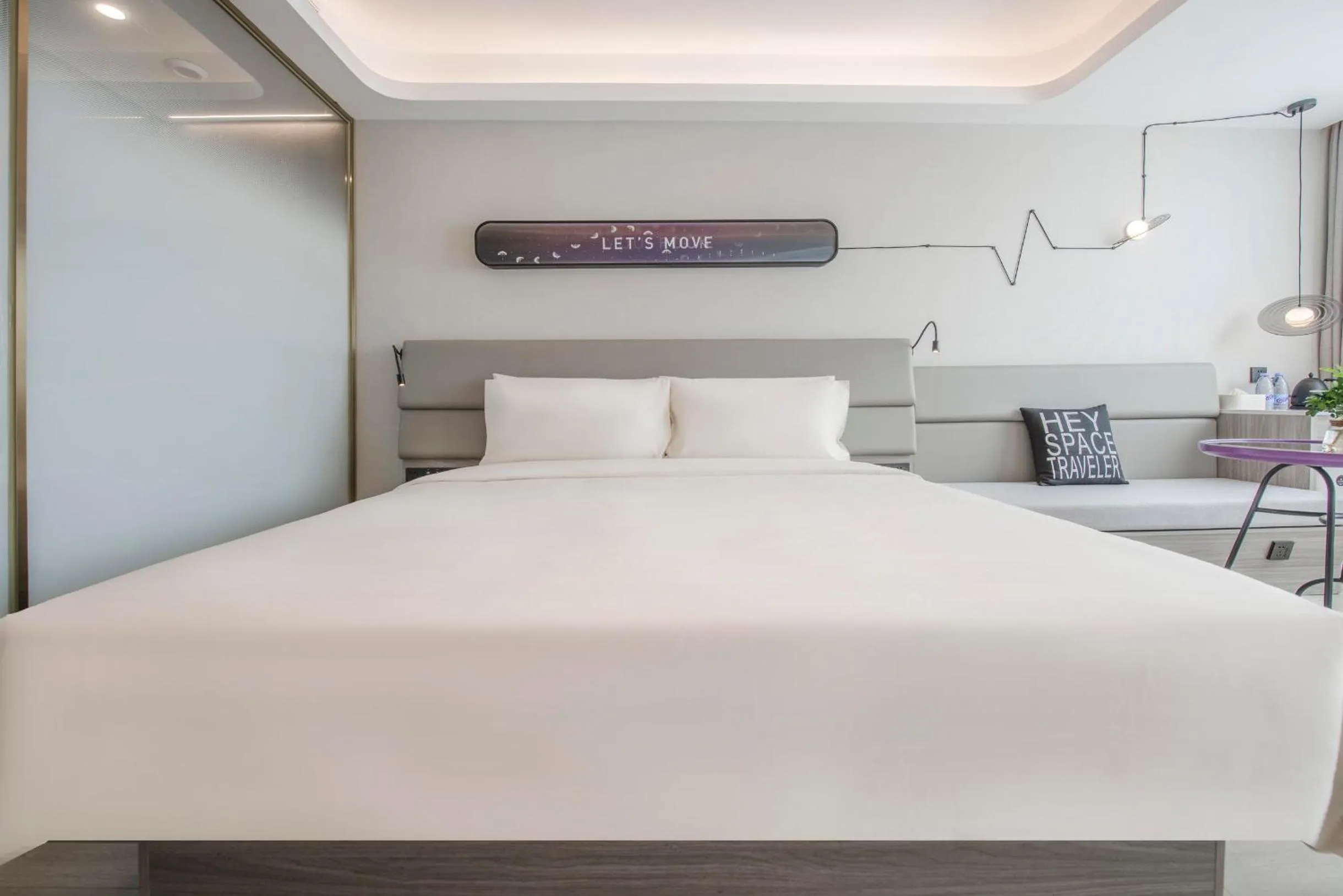 Bed in Atour Hotel Zhuhai Gongbei Port Fuhuali CBD