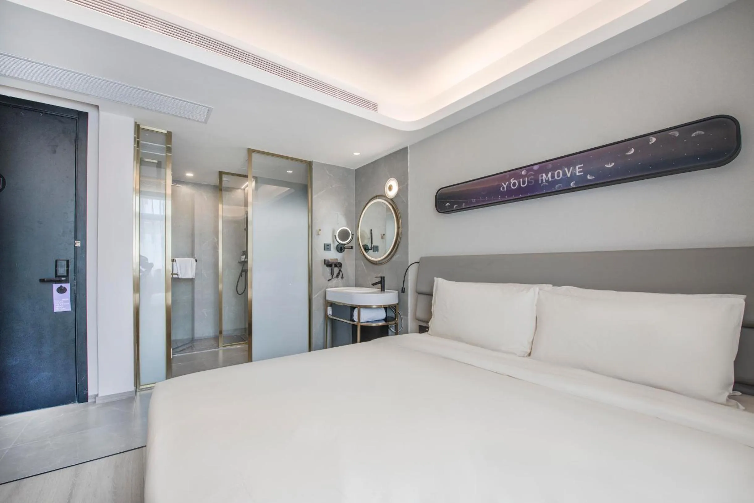Bed in Atour Hotel Zhuhai Gongbei Port Fuhuali CBD