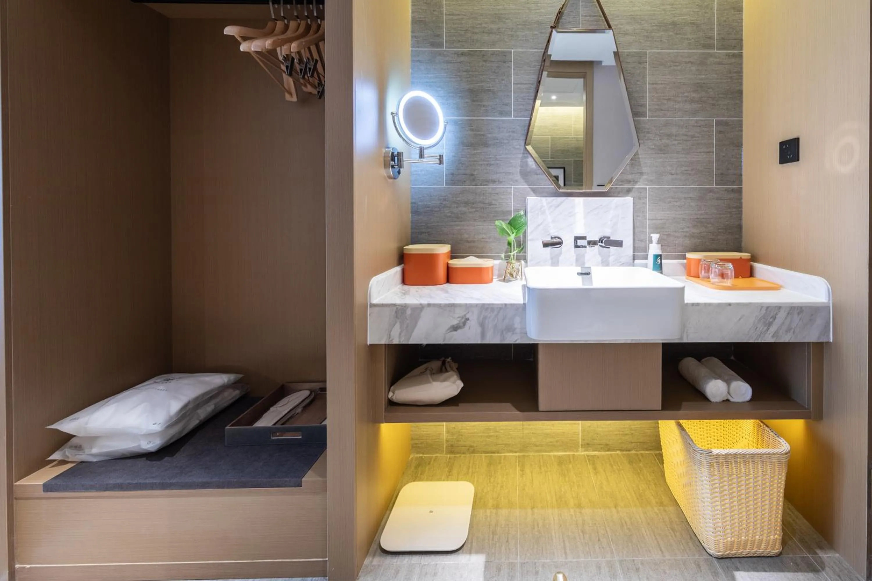 Atour Hotel Chongqing Jiangbei International Airport Huixing Light Rail Station