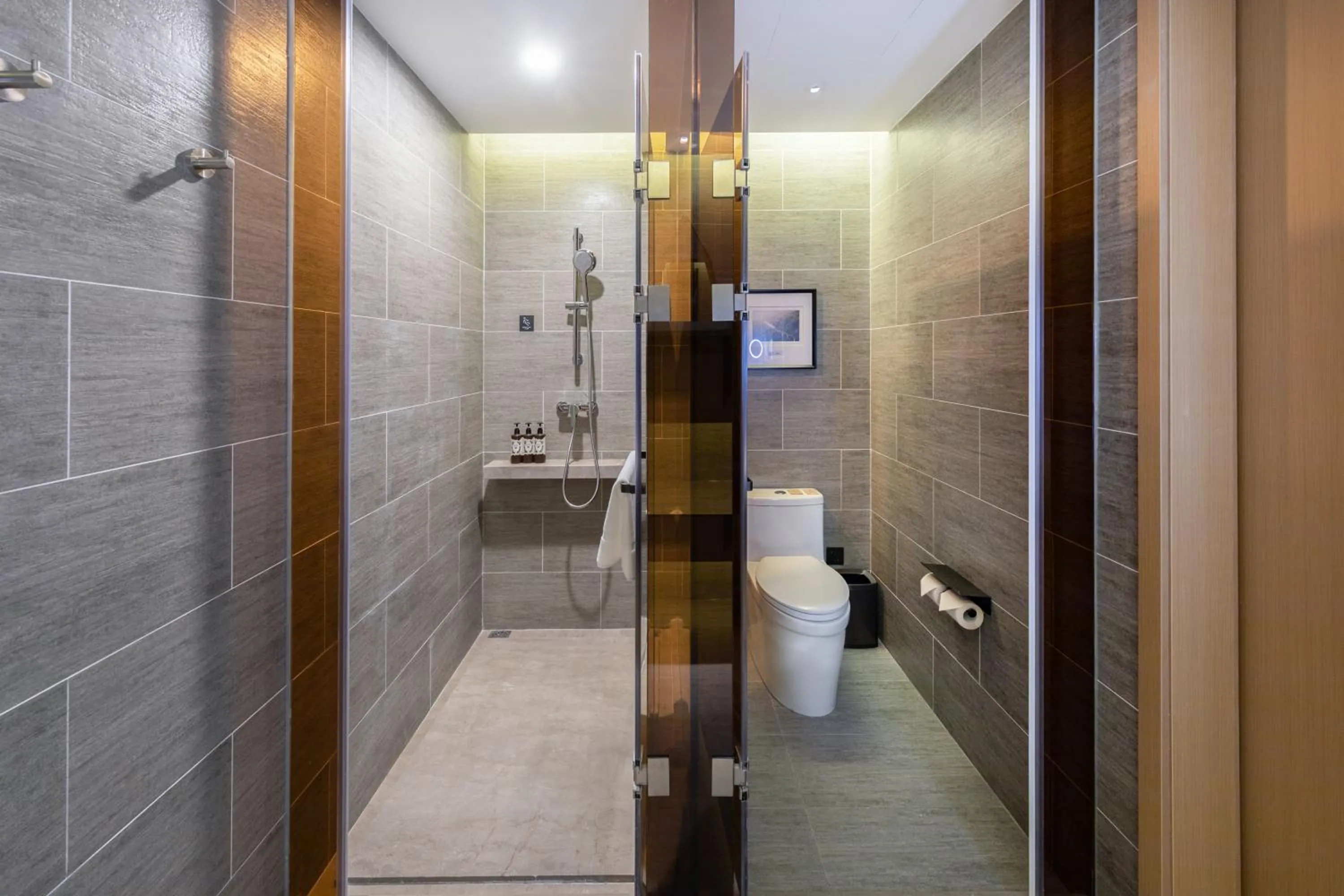 Atour Hotel Chongqing Jiangbei International Airport Huixing Light Rail Station