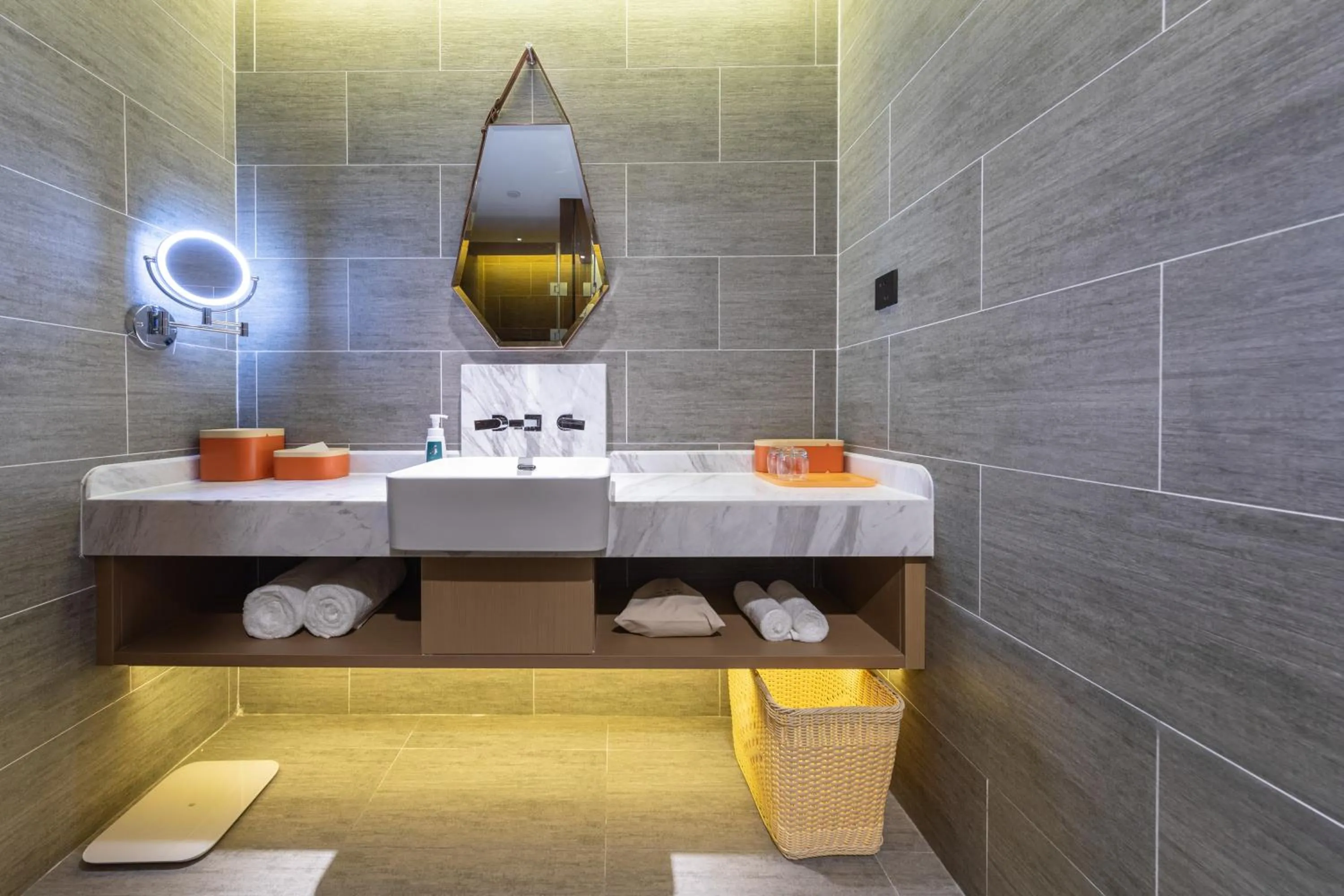 Atour Hotel Chongqing Jiangbei International Airport Huixing Light Rail Station