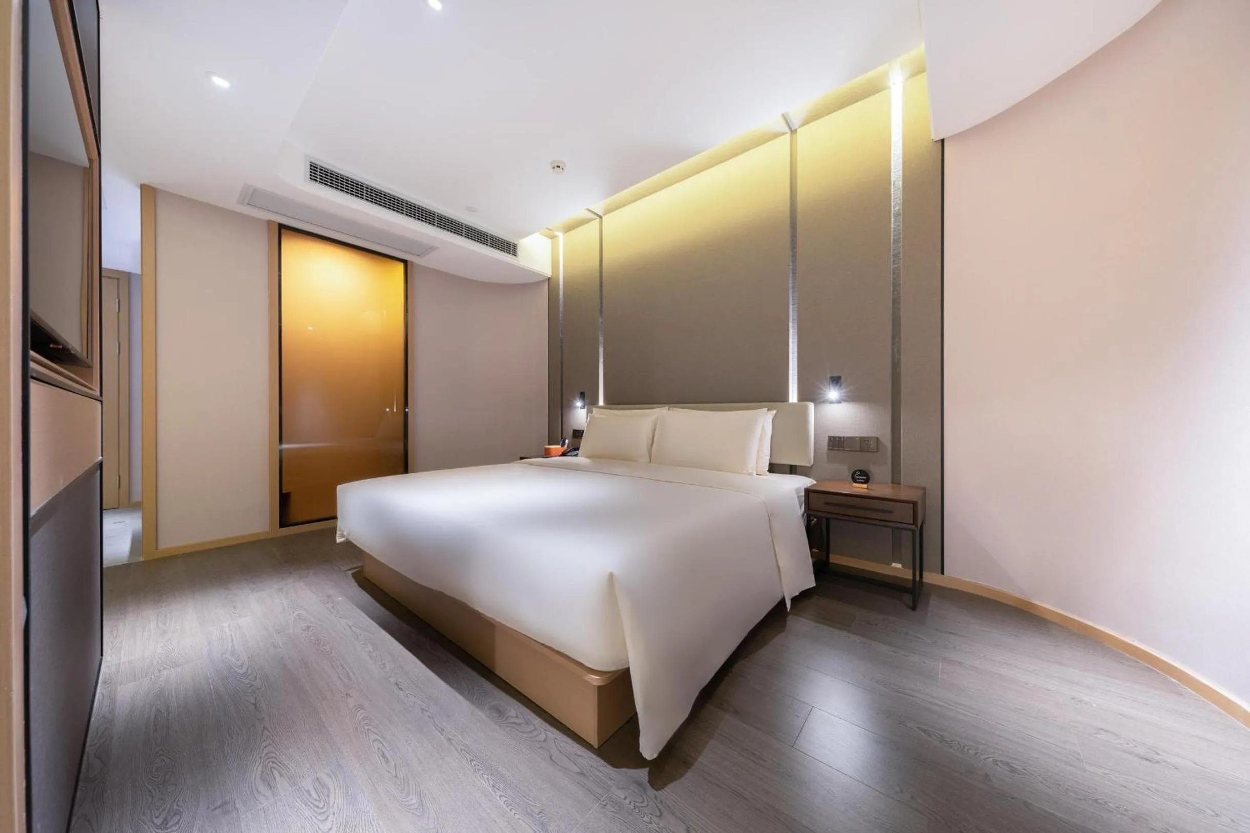 Bed in Atour Hotel Chongqing Jiangbei International Airport Huixing Light Rail Station