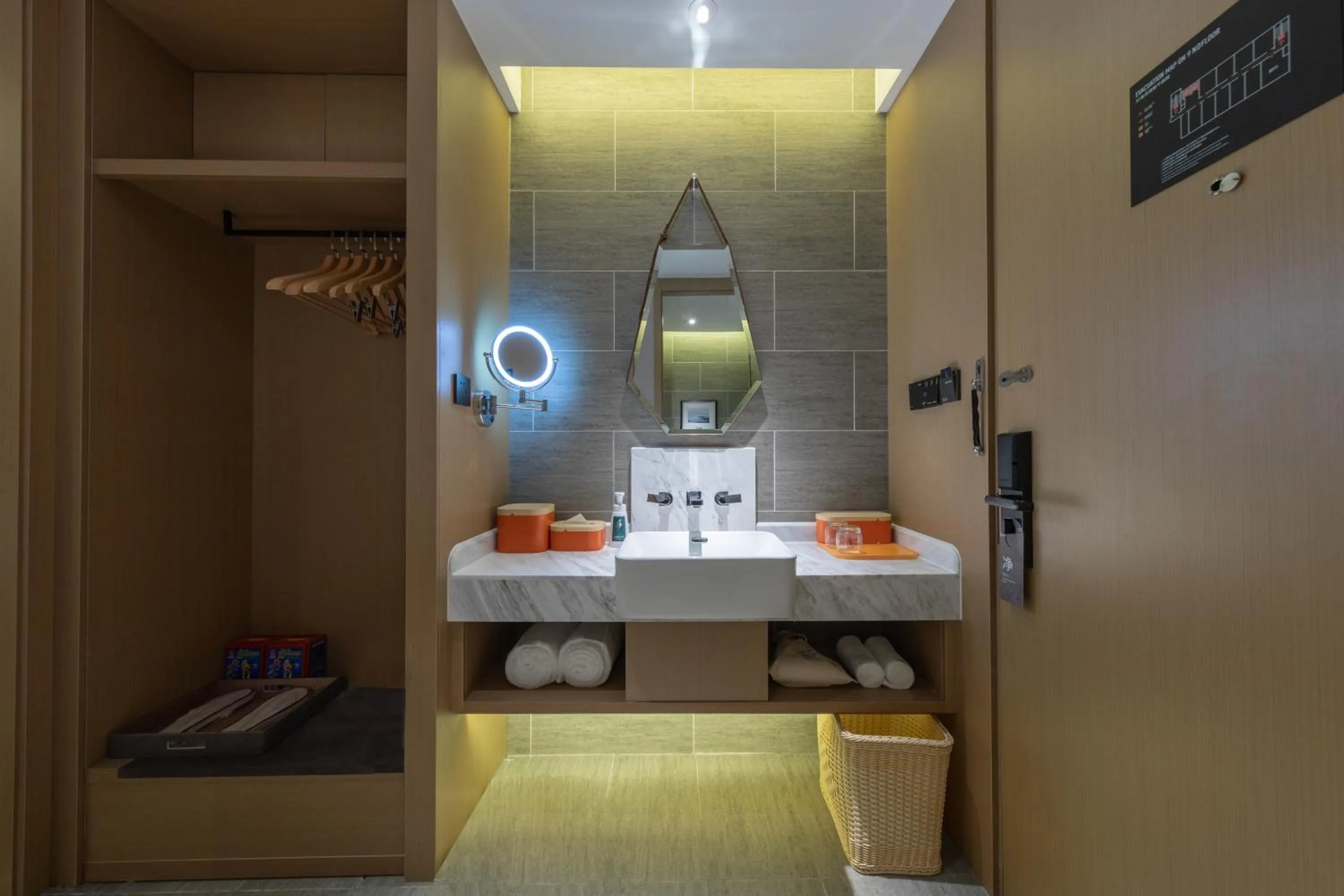 Atour Hotel Chongqing Jiangbei International Airport Huixing Light Rail Station