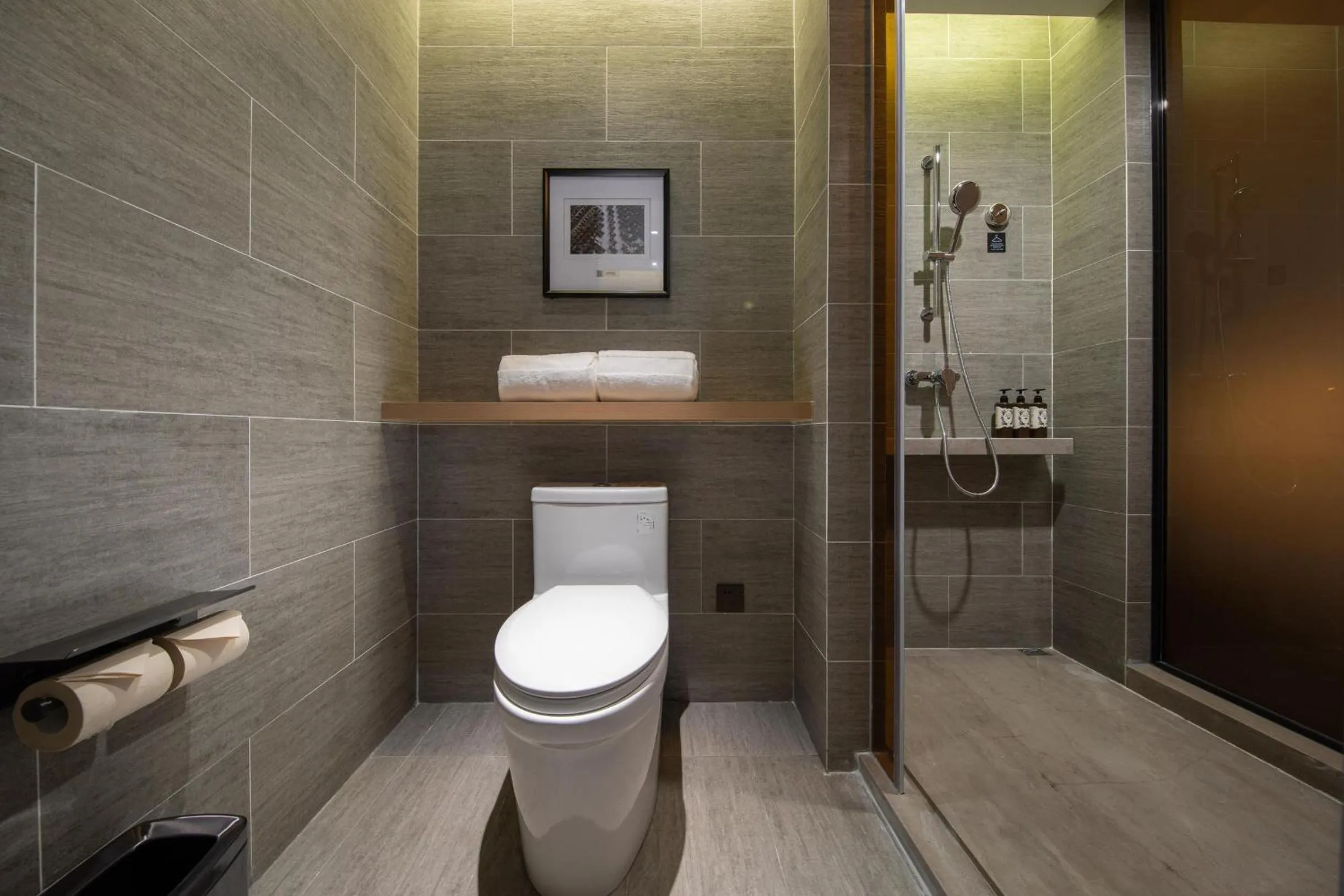 Atour Hotel Chongqing Jiangbei International Airport Huixing Light Rail Station