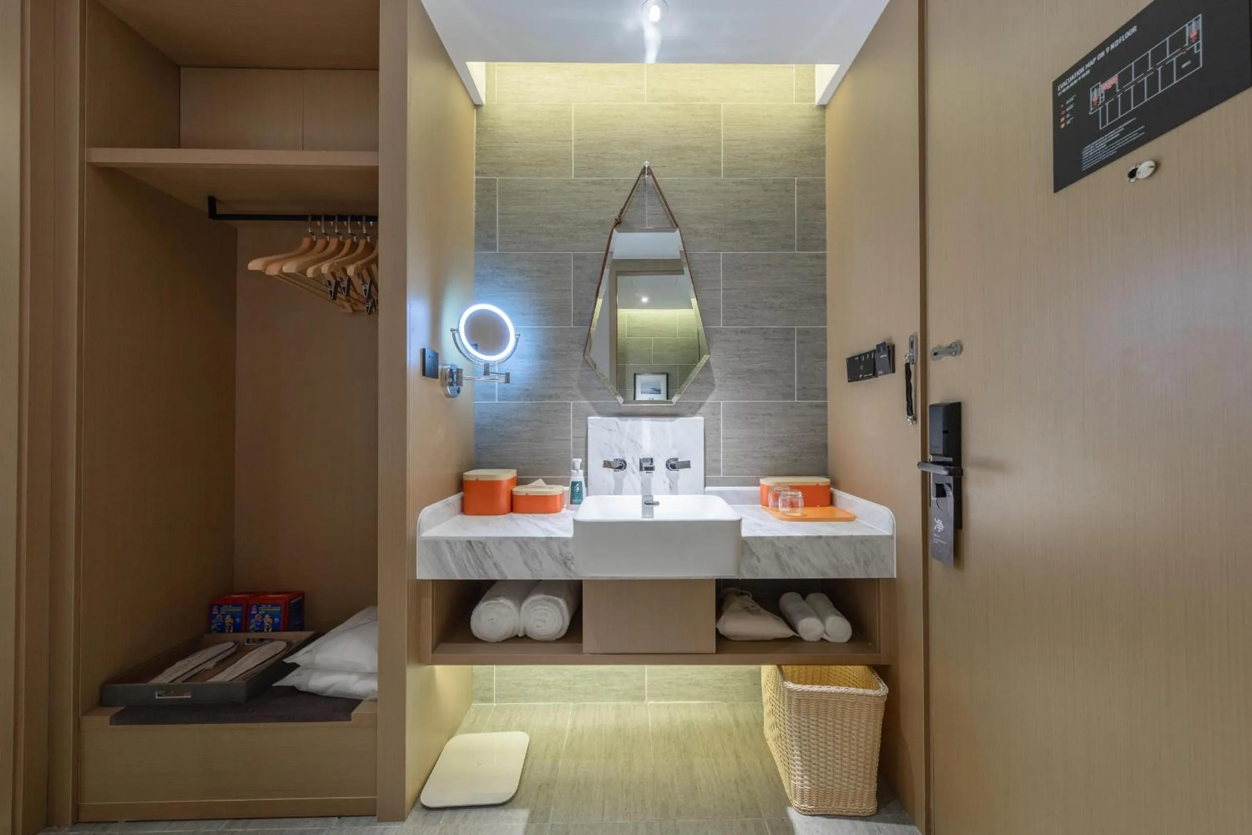 Atour Hotel Chongqing Jiangbei International Airport Huixing Light Rail Station
