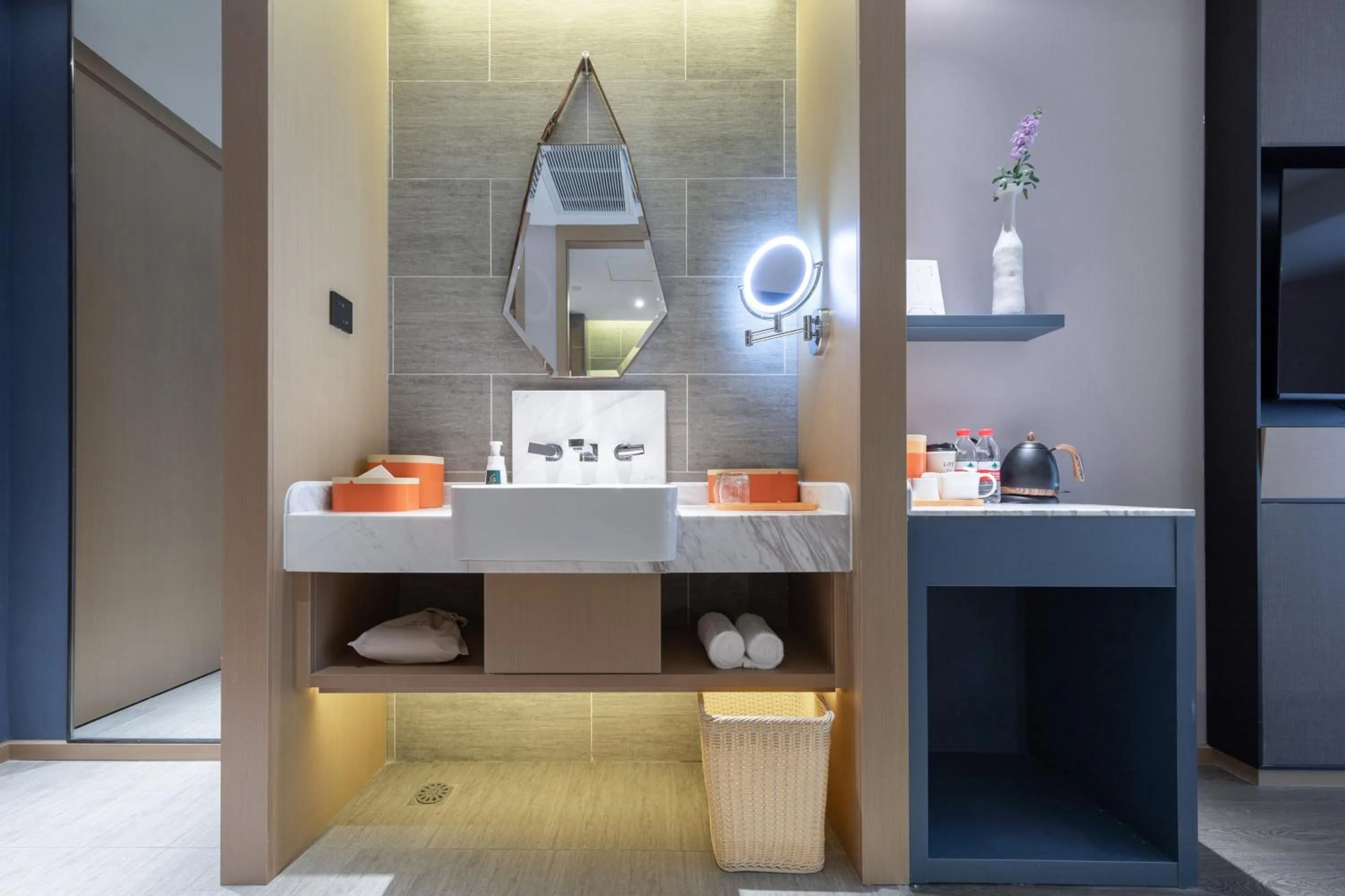 Atour Hotel Chongqing Jiangbei International Airport Huixing Light Rail Station
