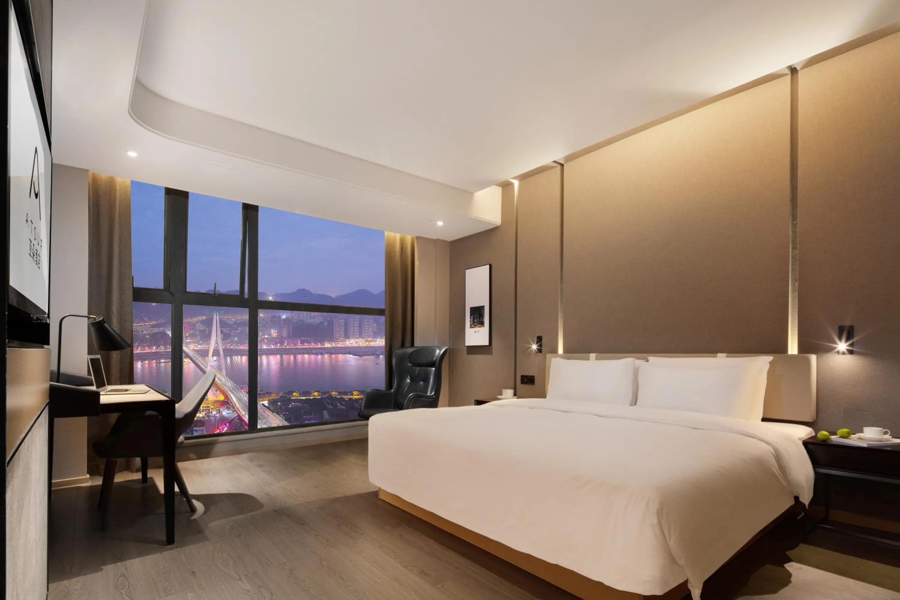 Bed in Atour Hotel Chongqing Jiefangbei Raffles City Riverview