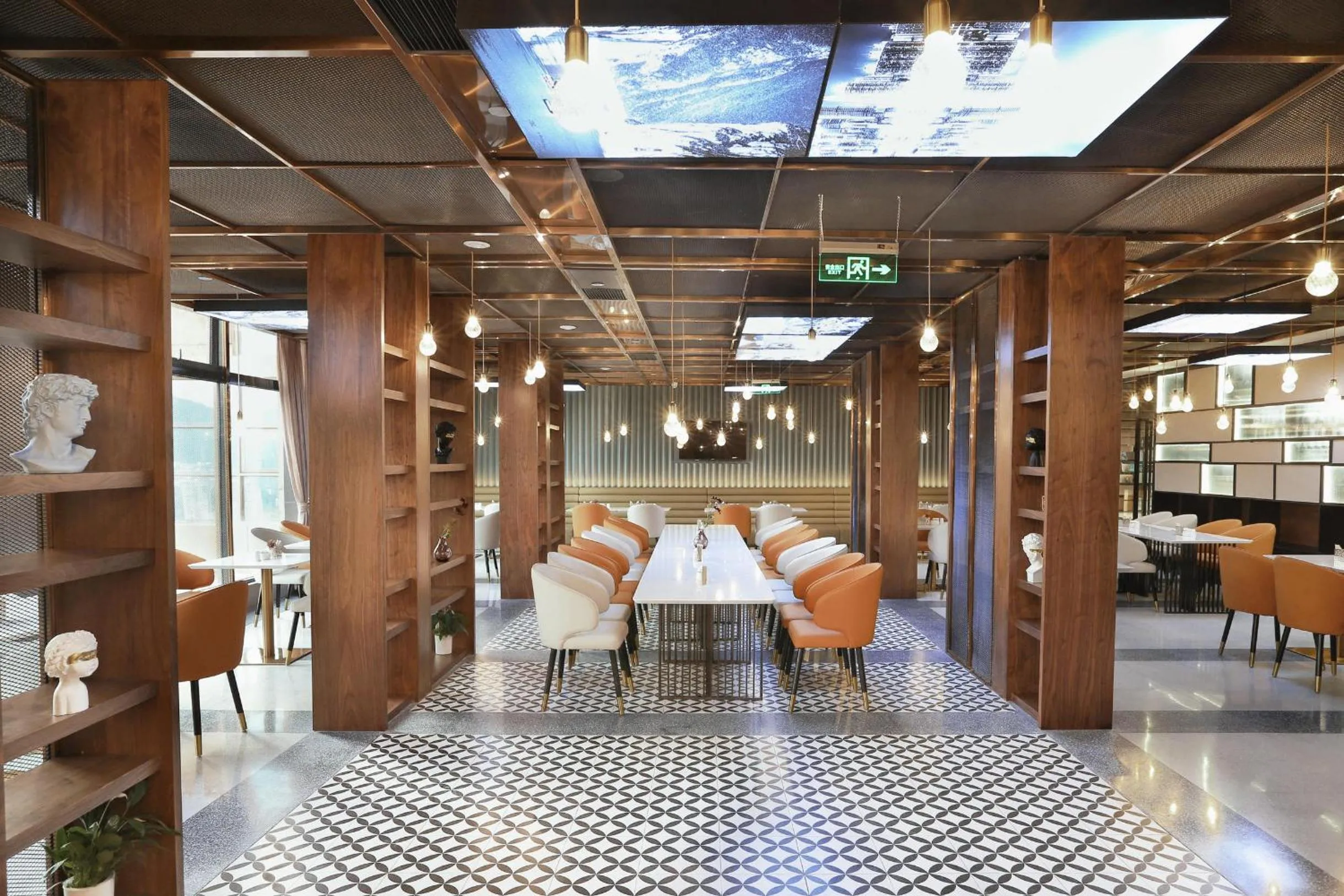 Restaurant/places to eat in Atour Hotel Chongqing Jiefangbei Raffles City Riverview
