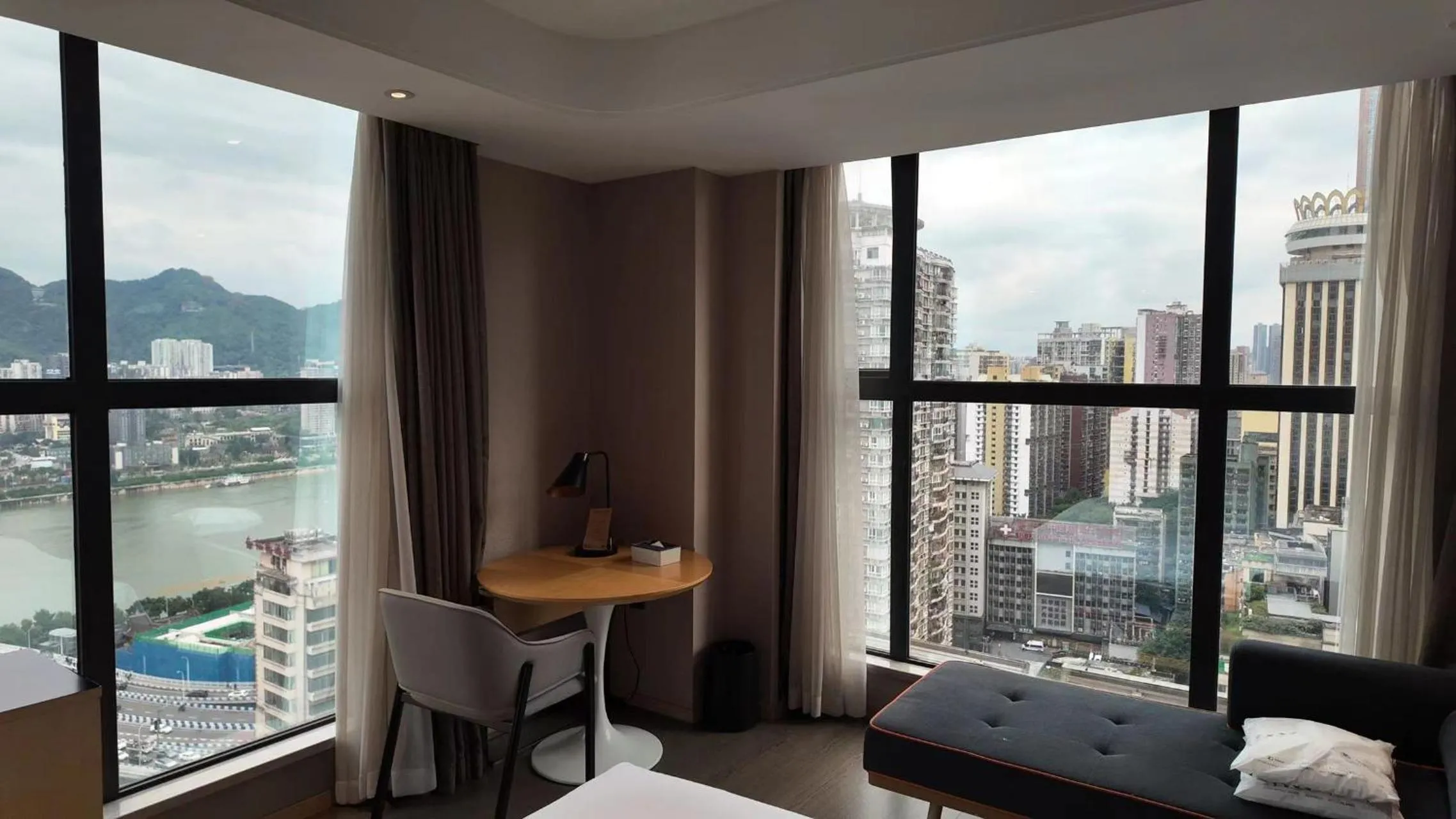 Natural landscape in Atour Hotel Chongqing Jiefangbei Raffles City Riverview