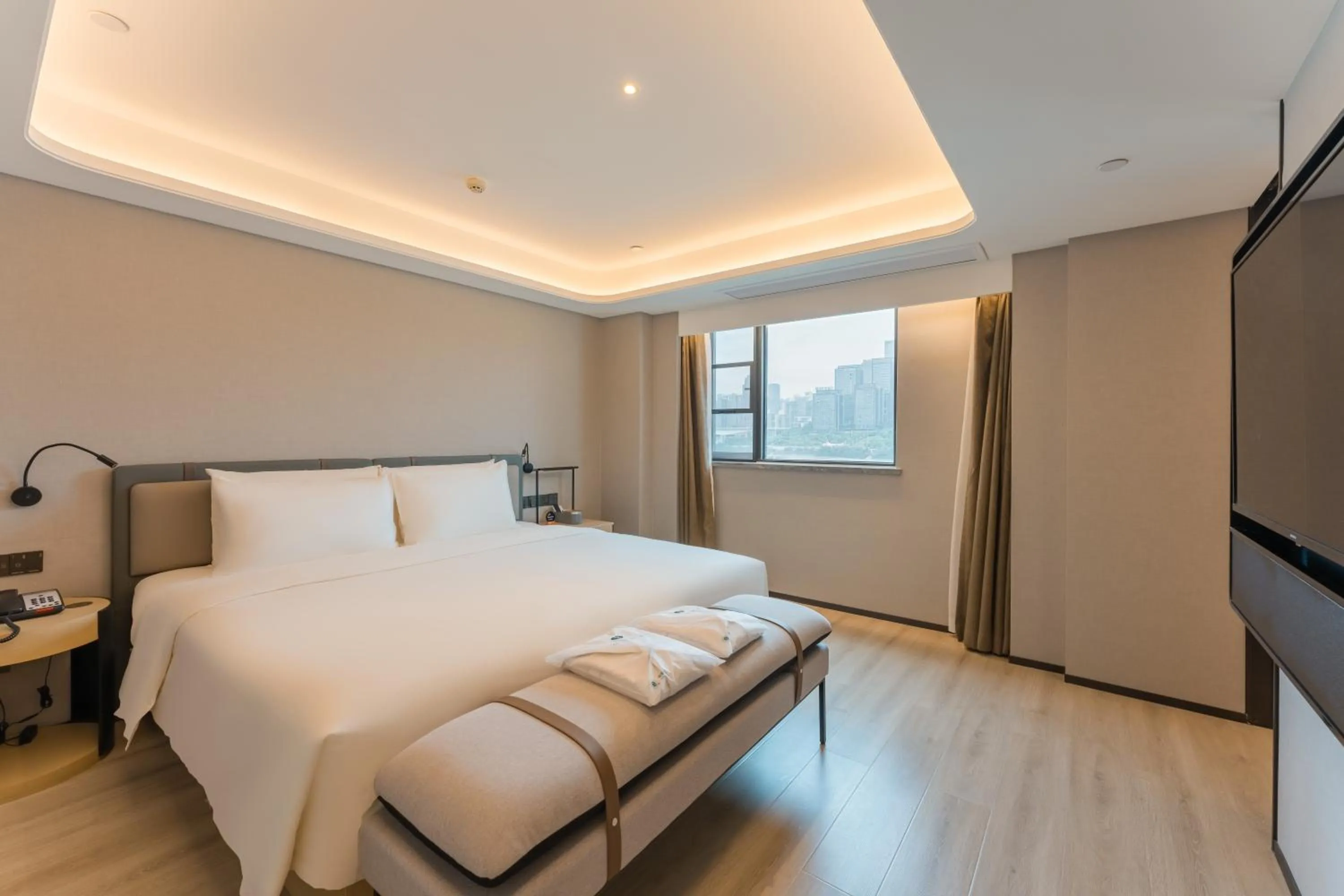 Bed in Atour S Hotel Chongqing Jiefangbei Hongyadong Riverview