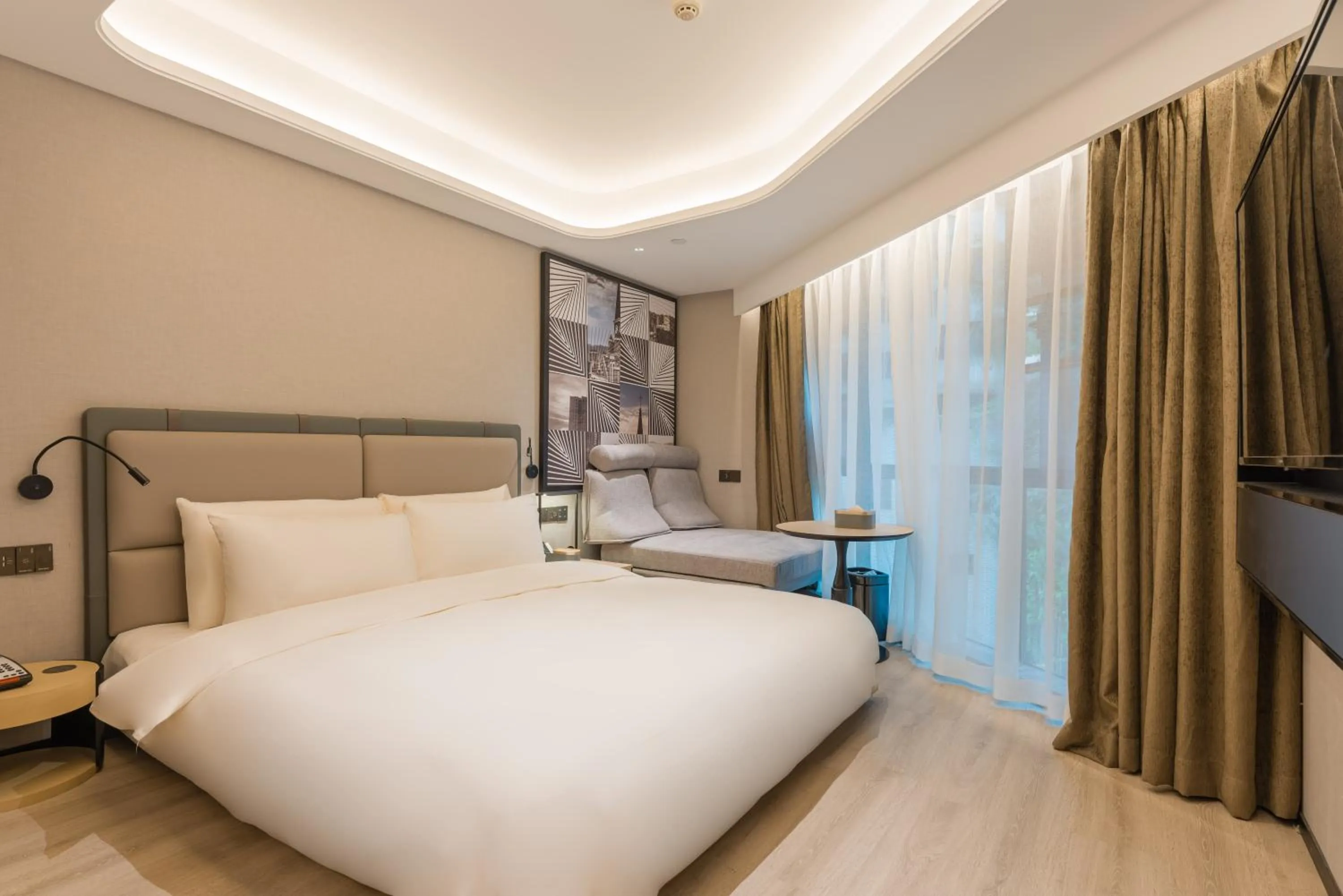 Bed in Atour S Hotel Chongqing Jiefangbei Hongyadong Riverview