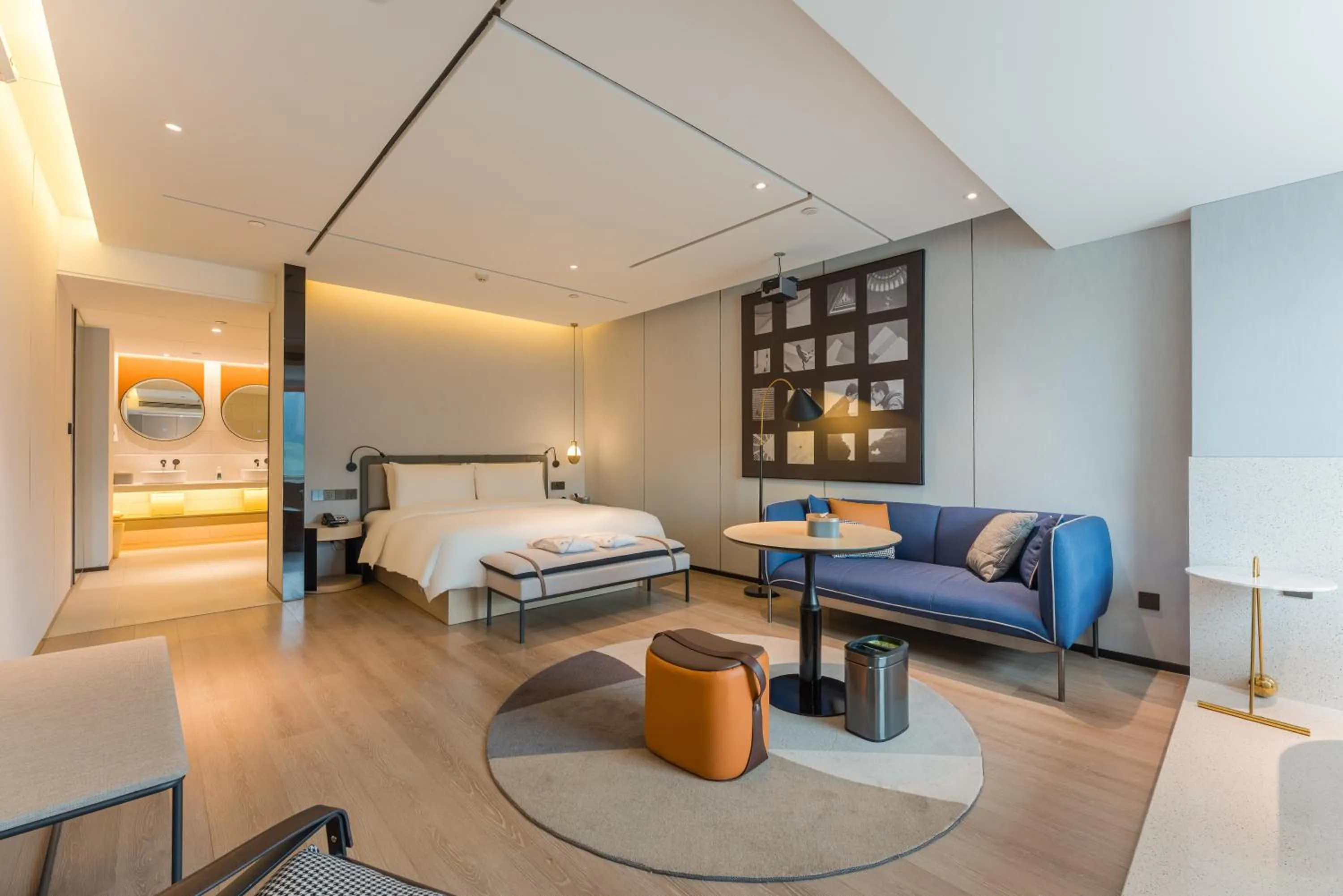 Bed in Atour S Hotel Chongqing Jiefangbei Hongyadong Riverview