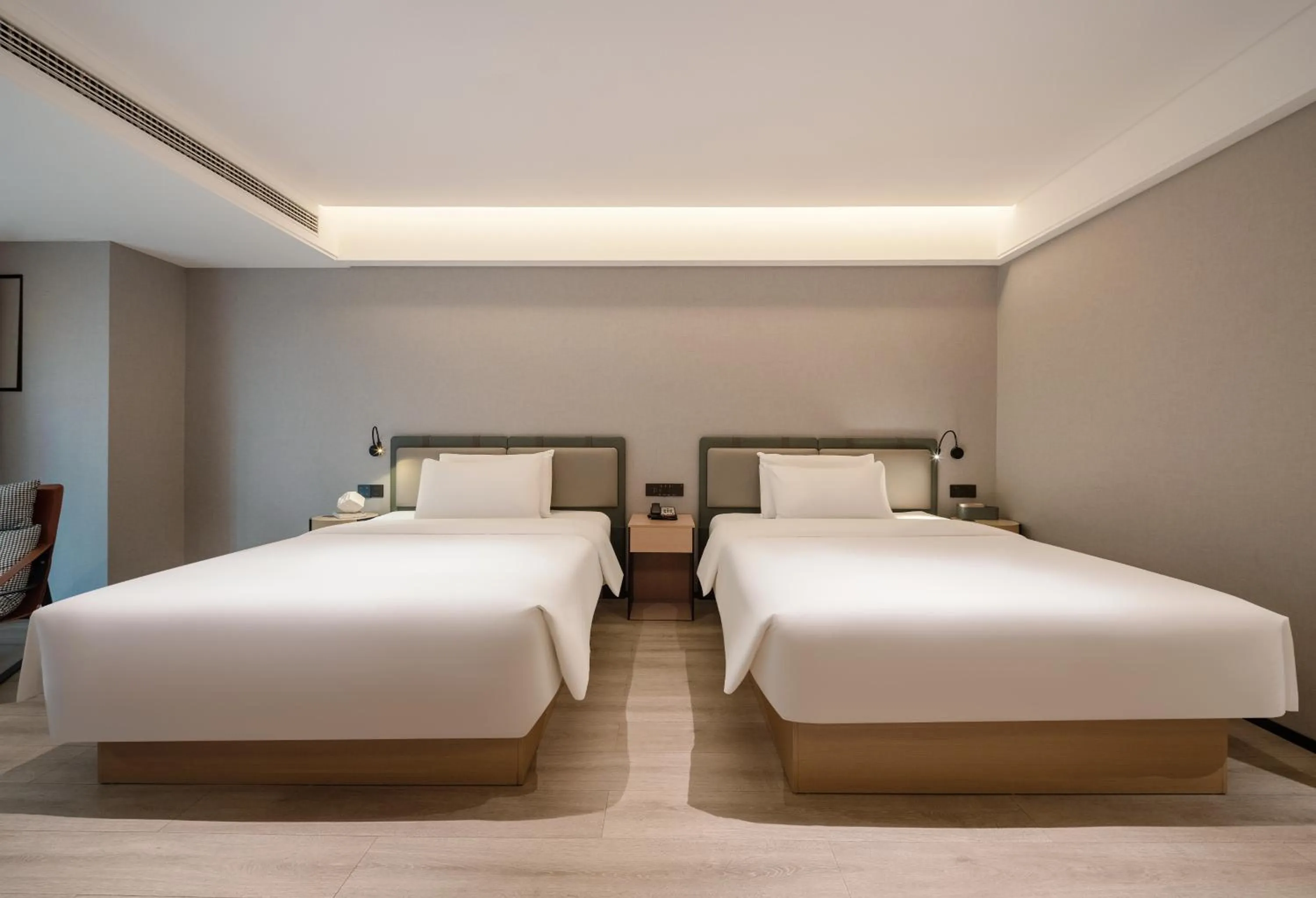 Bedroom, Bed in Atour S Hotel Chongqing Jiefangbei Hongyadong Riverview