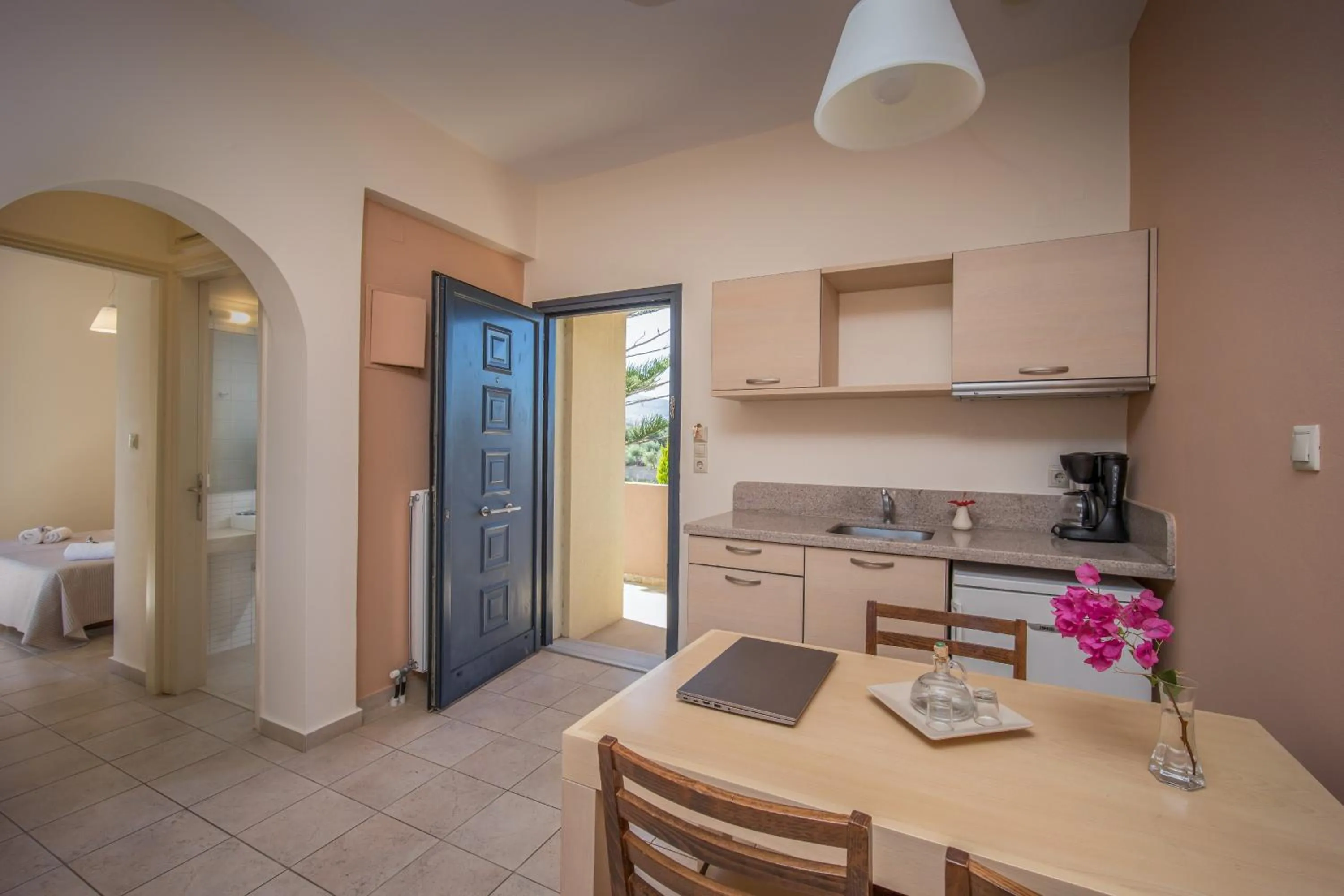 Coffee/tea facilities in Your Memories Hotel