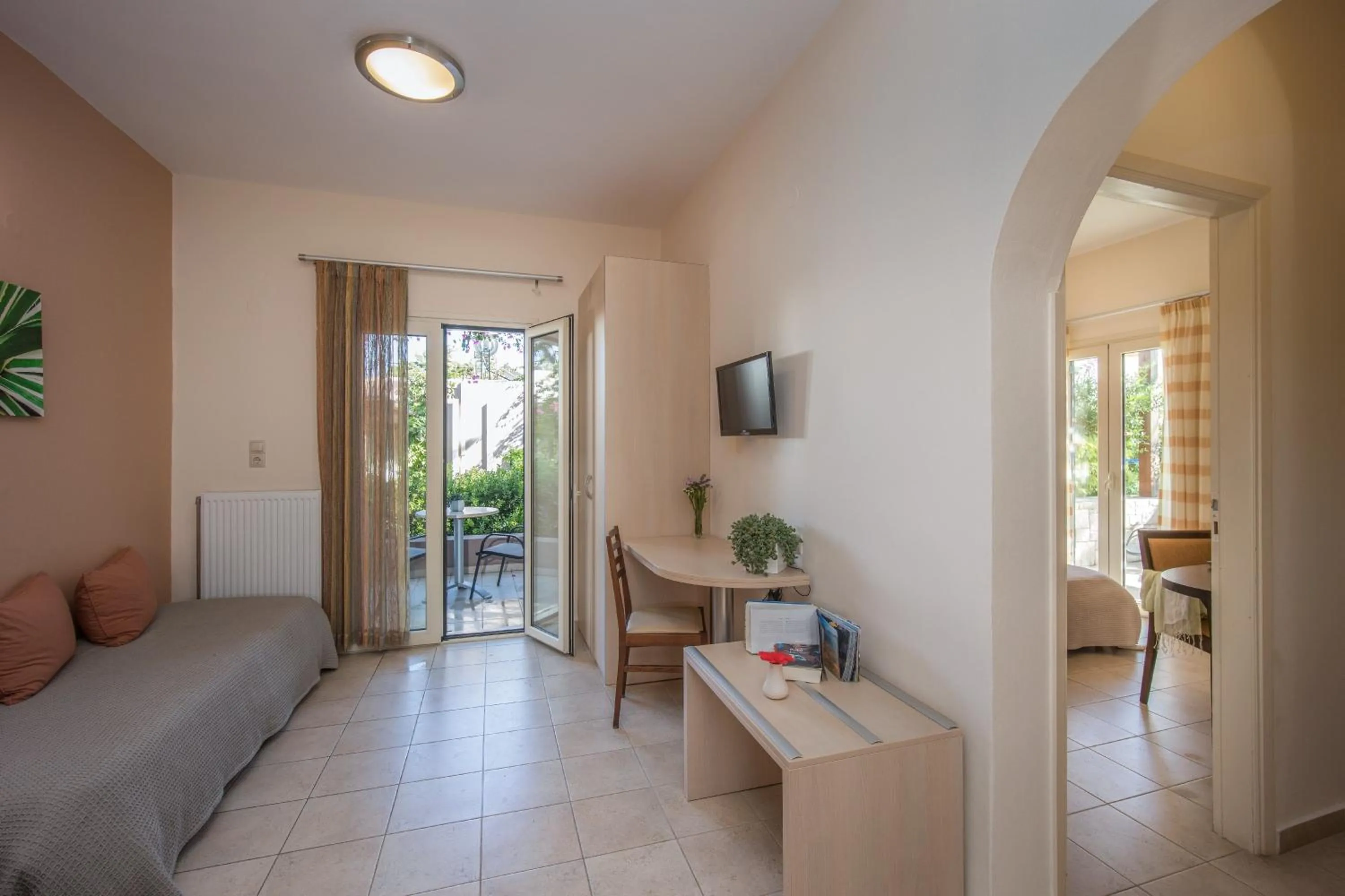 TV and multimedia in Your Memories Hotel