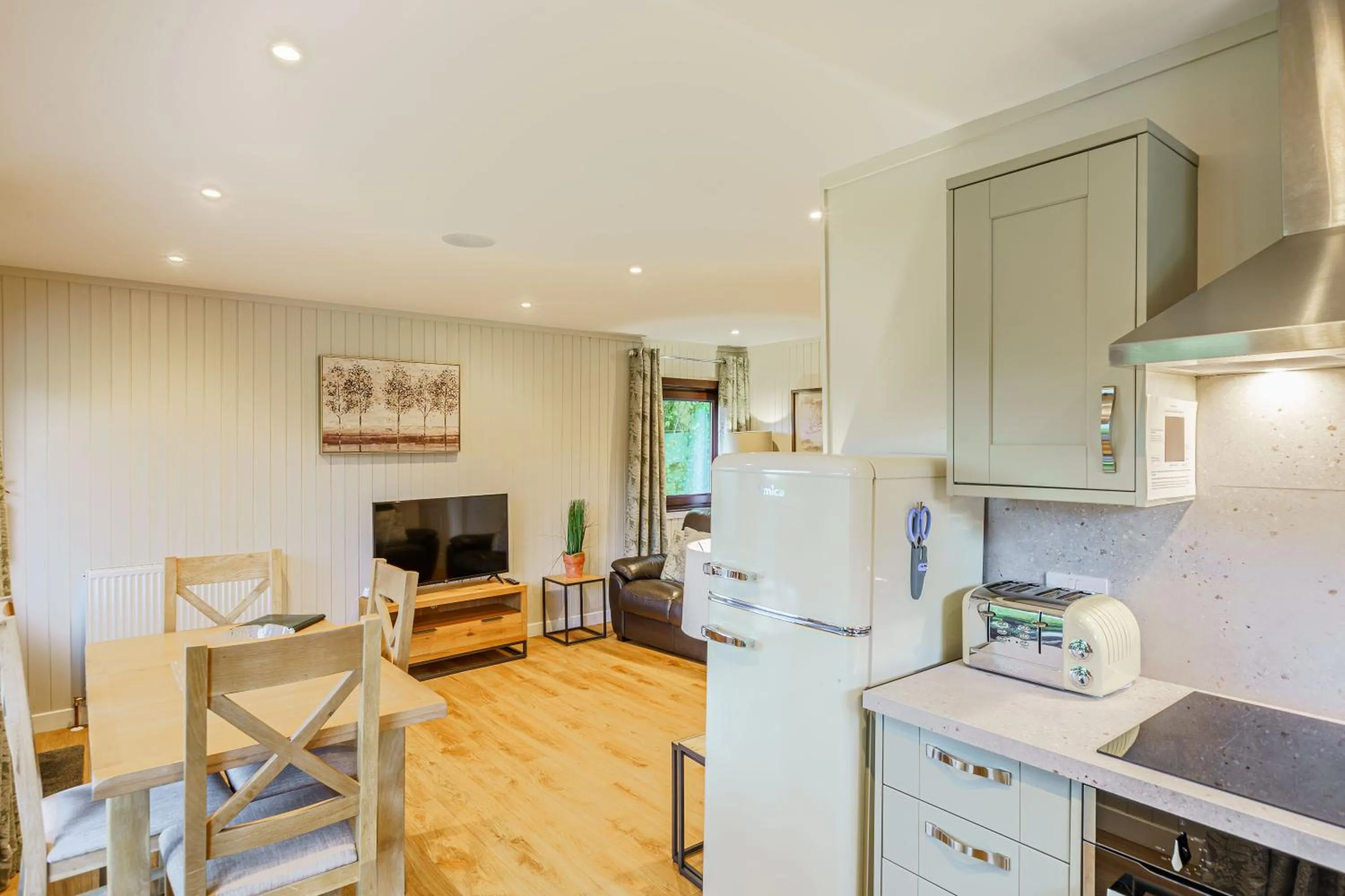 Kitchen or kitchenette in Birch Lodge 13 with Hot Tub
