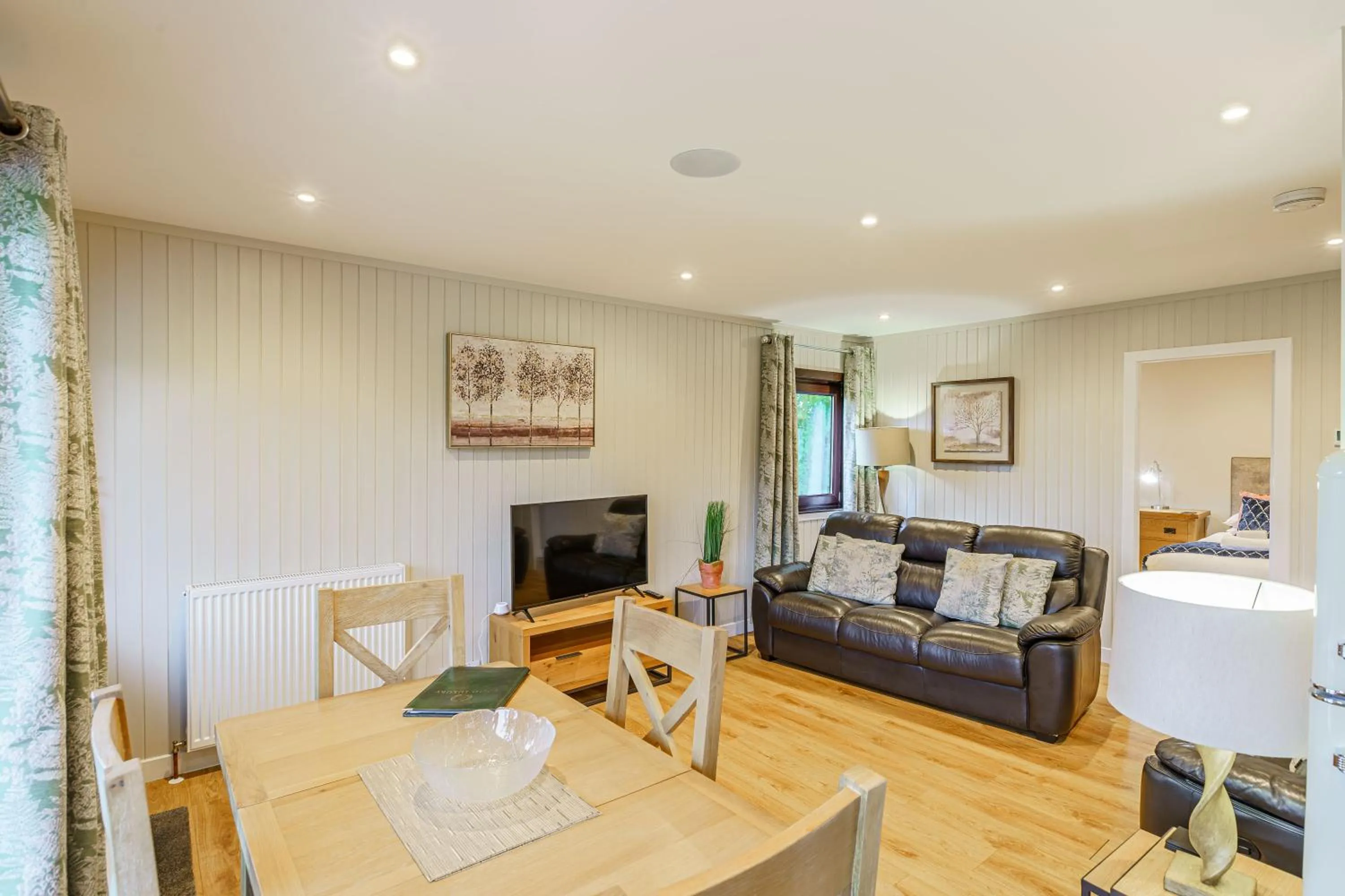 TV and multimedia in Birch Lodge 13 with Hot Tub