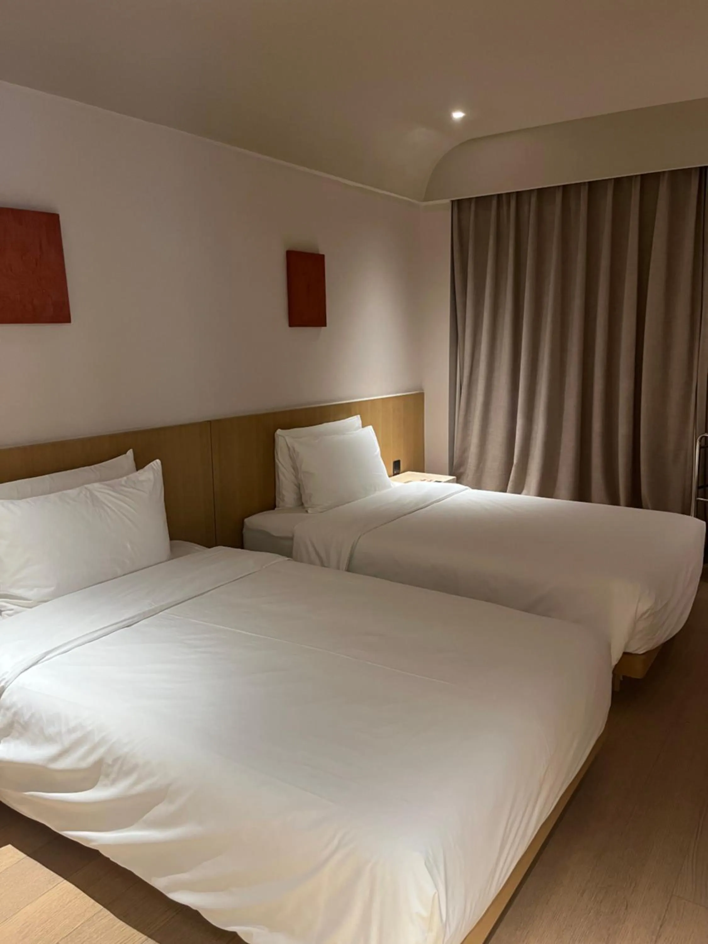 Bed in Atour S Hotel Beijing Guomao CBD - FunsCenter