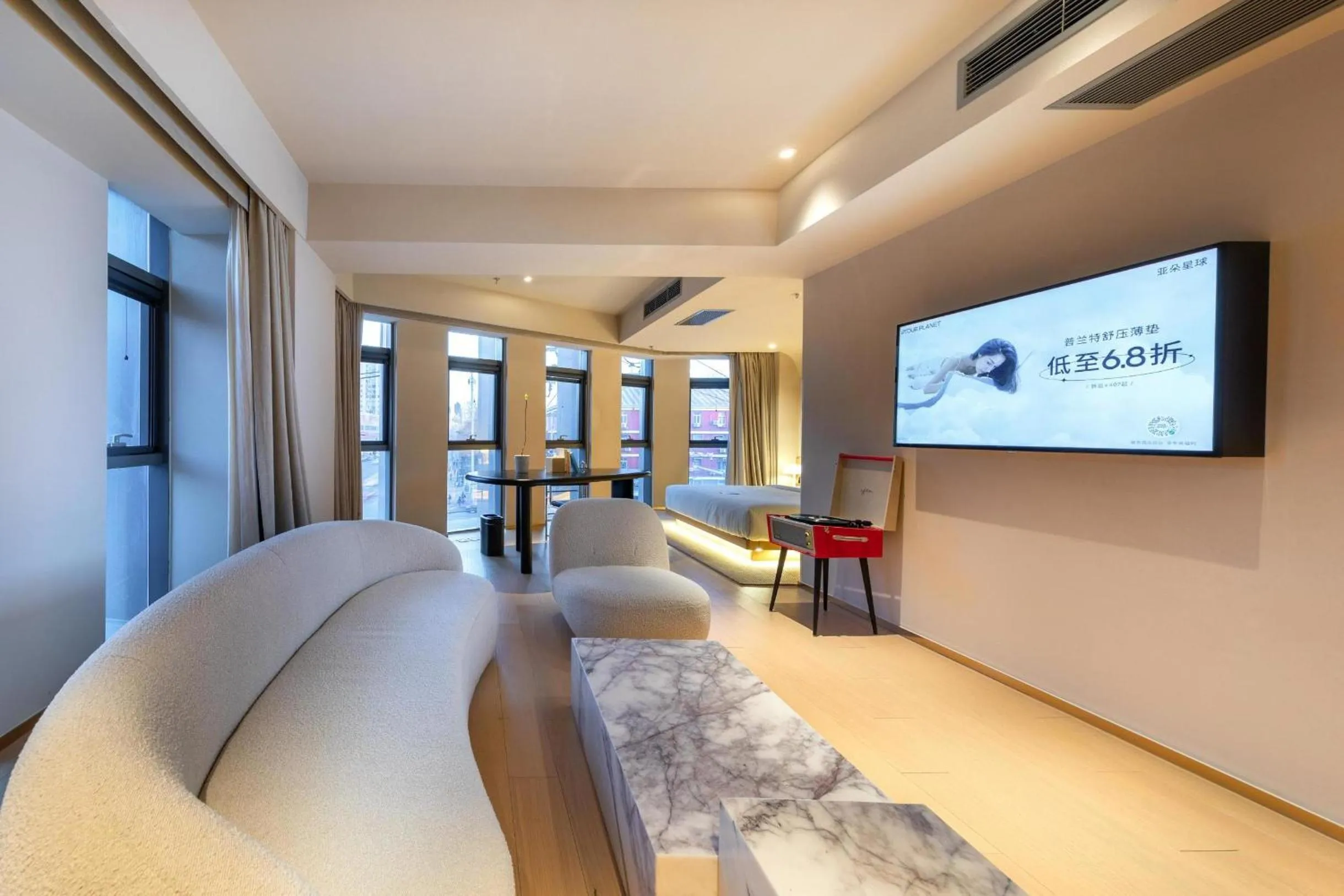 Photo of the whole room, Bed in Atour S Hotel Beijing Guomao CBD - FunsCenter