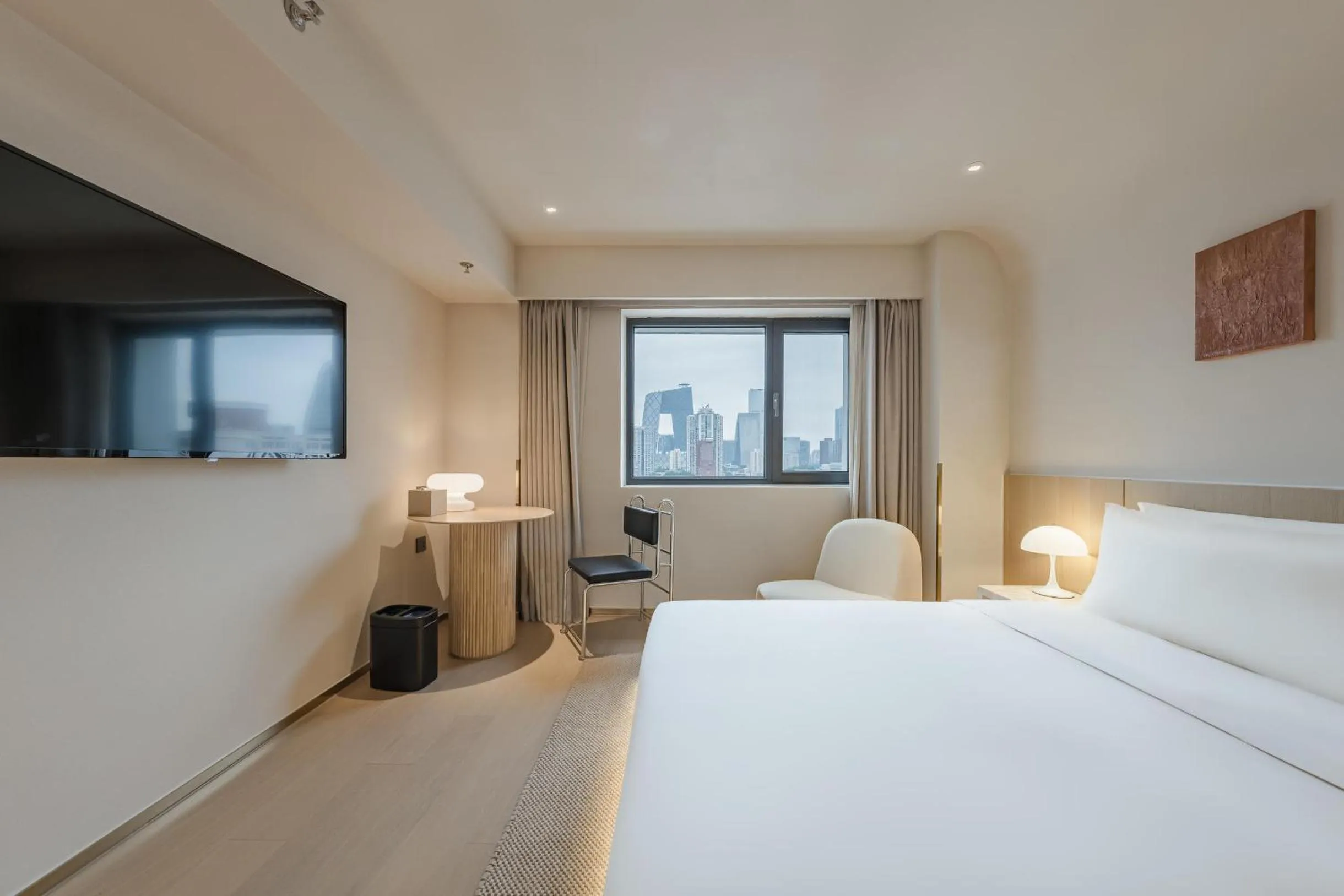 Photo of the whole room, Bed in Atour S Hotel Beijing Guomao CBD - FunsCenter