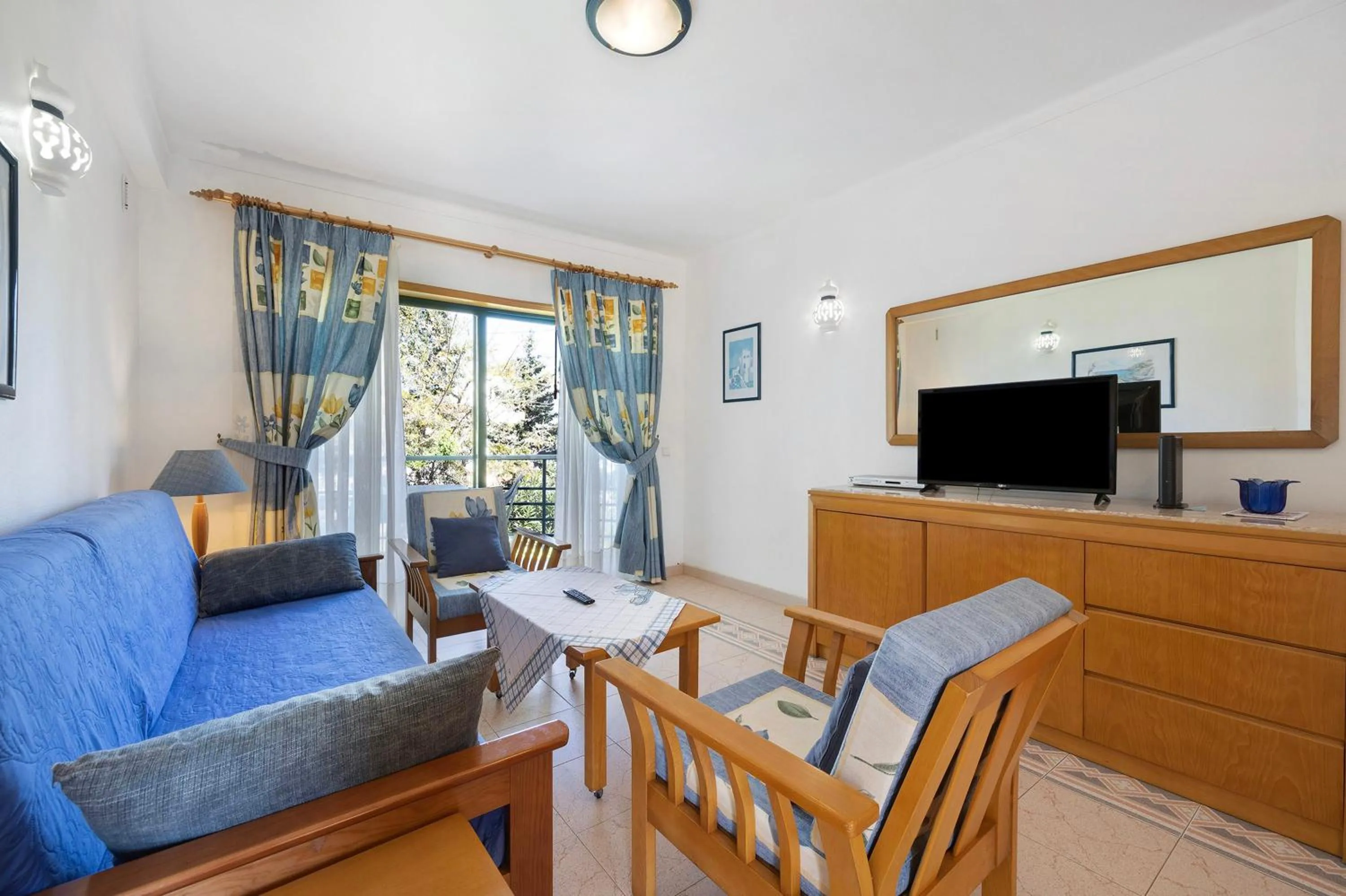 Property building in Casa Daniel T1