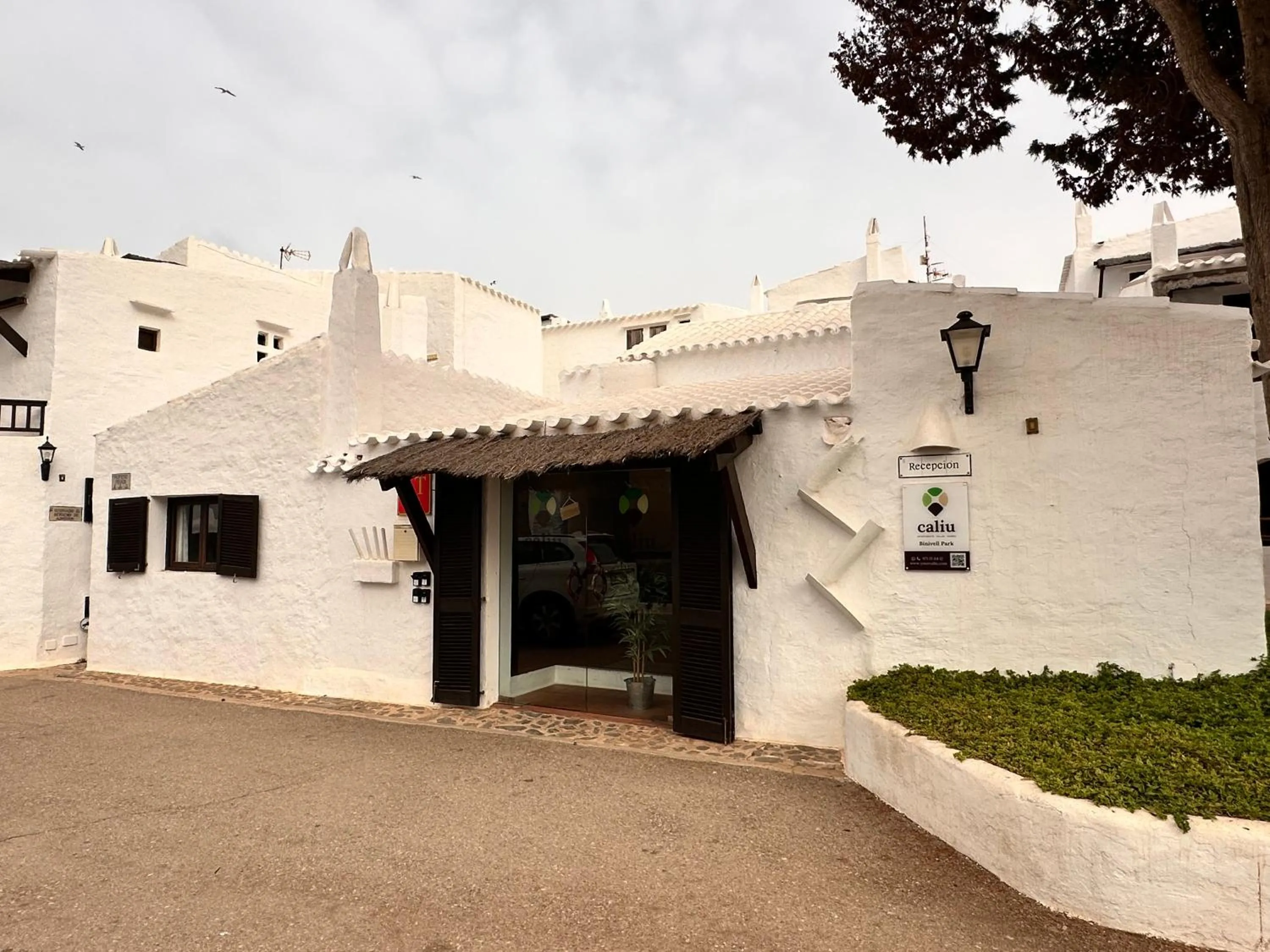 Property building in Binivell Park - Caliu Apartments