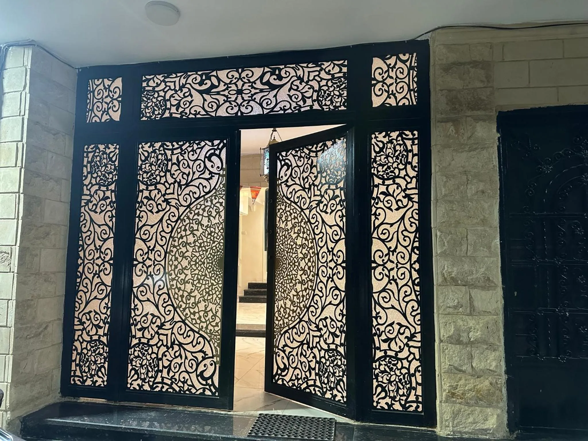 Property building in PR Pyramids Inn