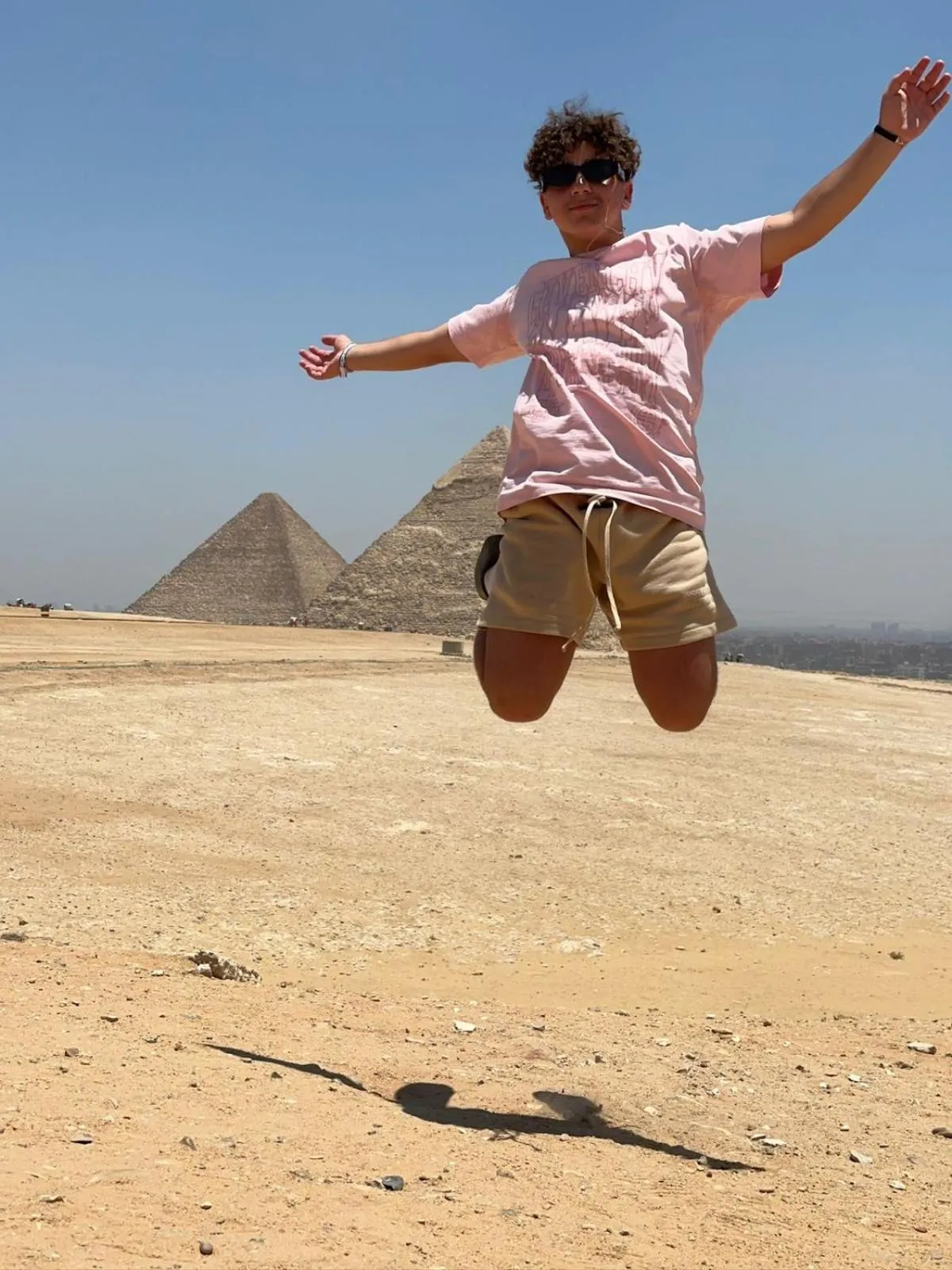 Property building in PR Pyramids Inn