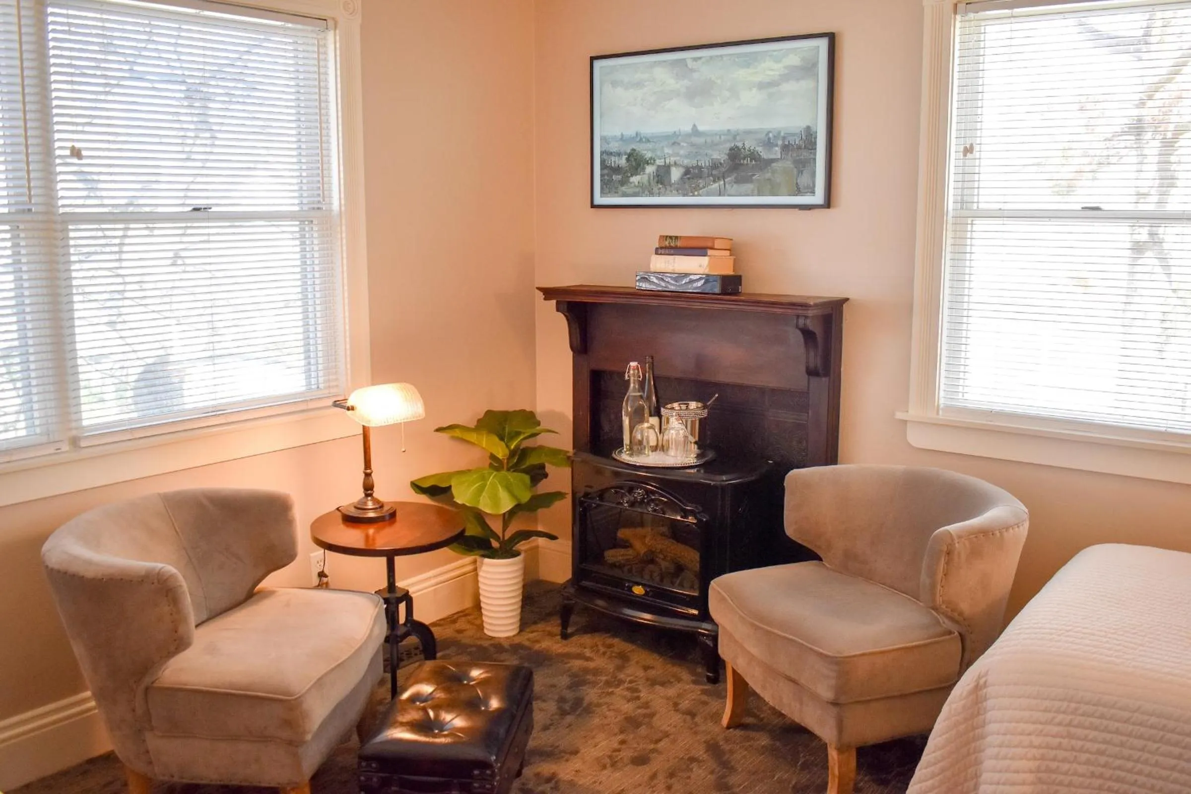 TV and multimedia in McCall House Boutique Hotel