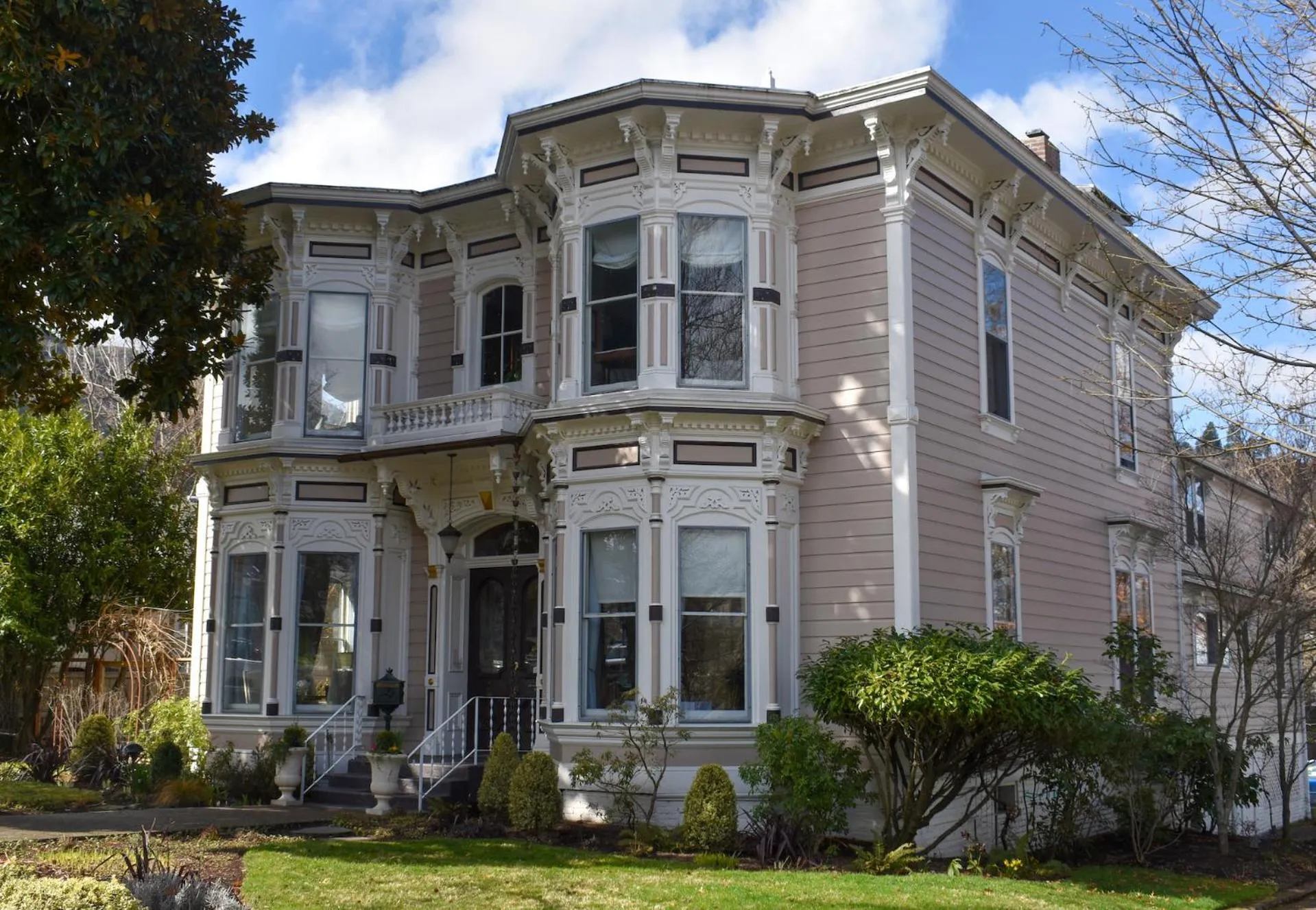 Property building in McCall House Boutique Hotel