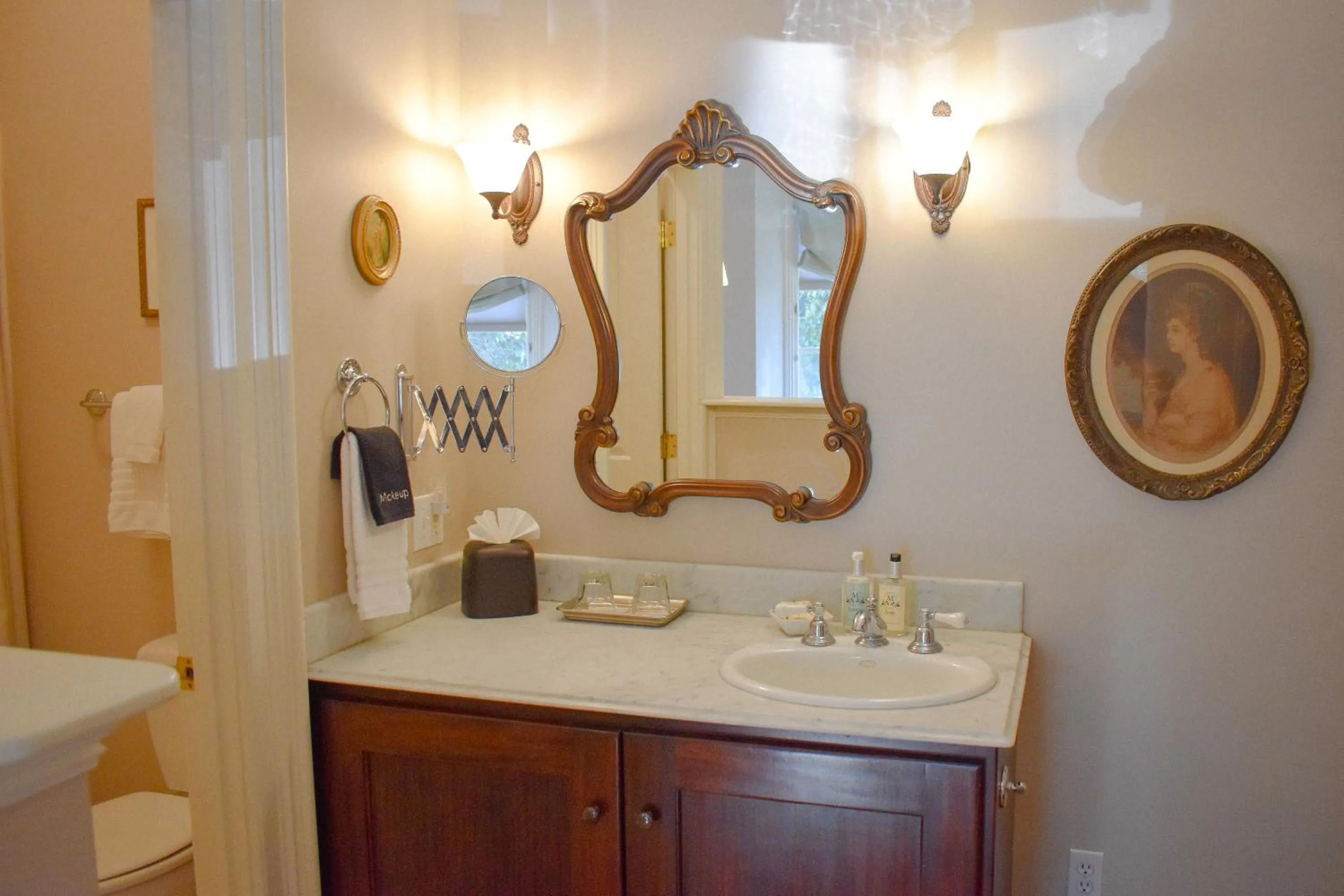 Bathroom in McCall House Boutique Hotel