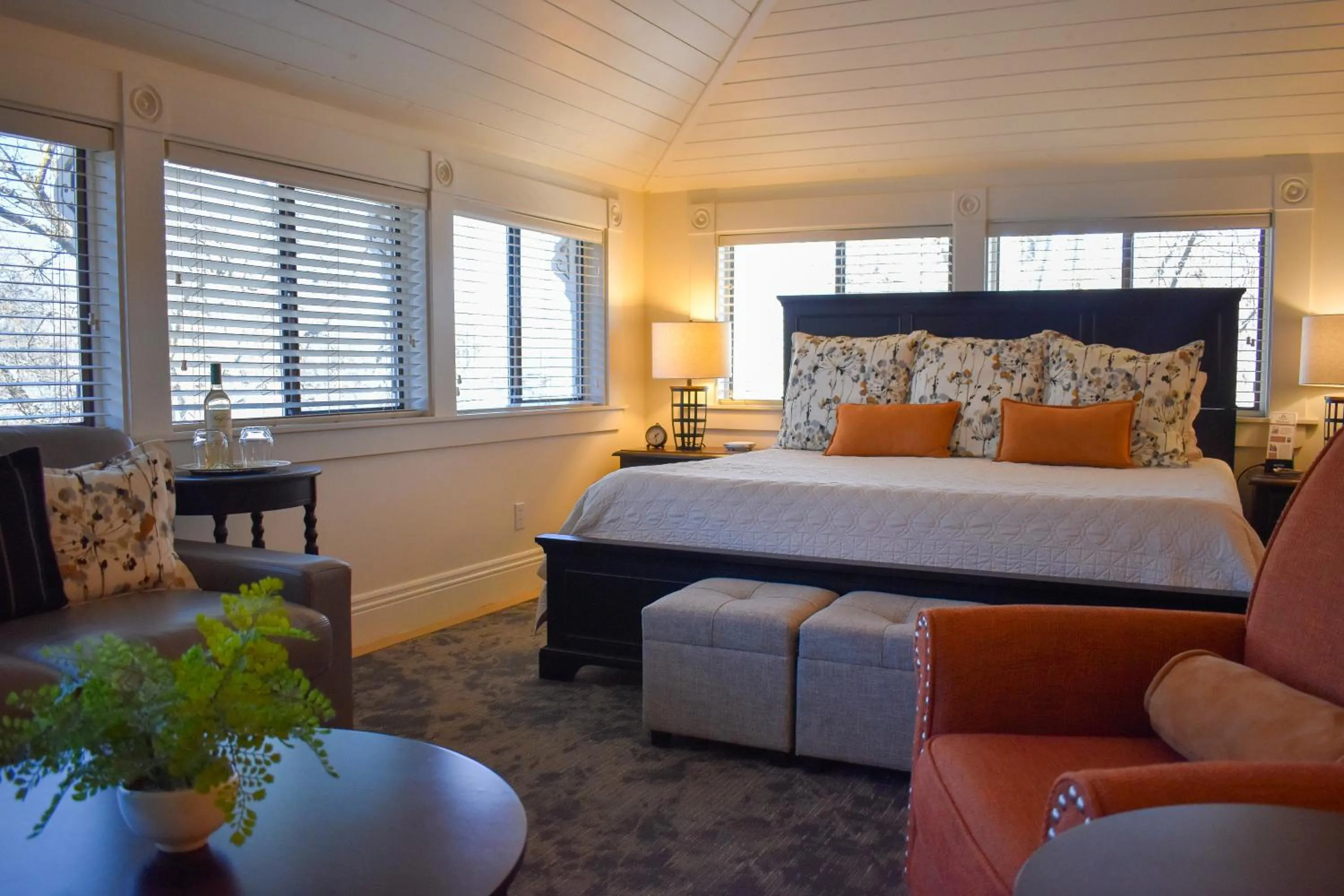 Bed in McCall House Boutique Hotel