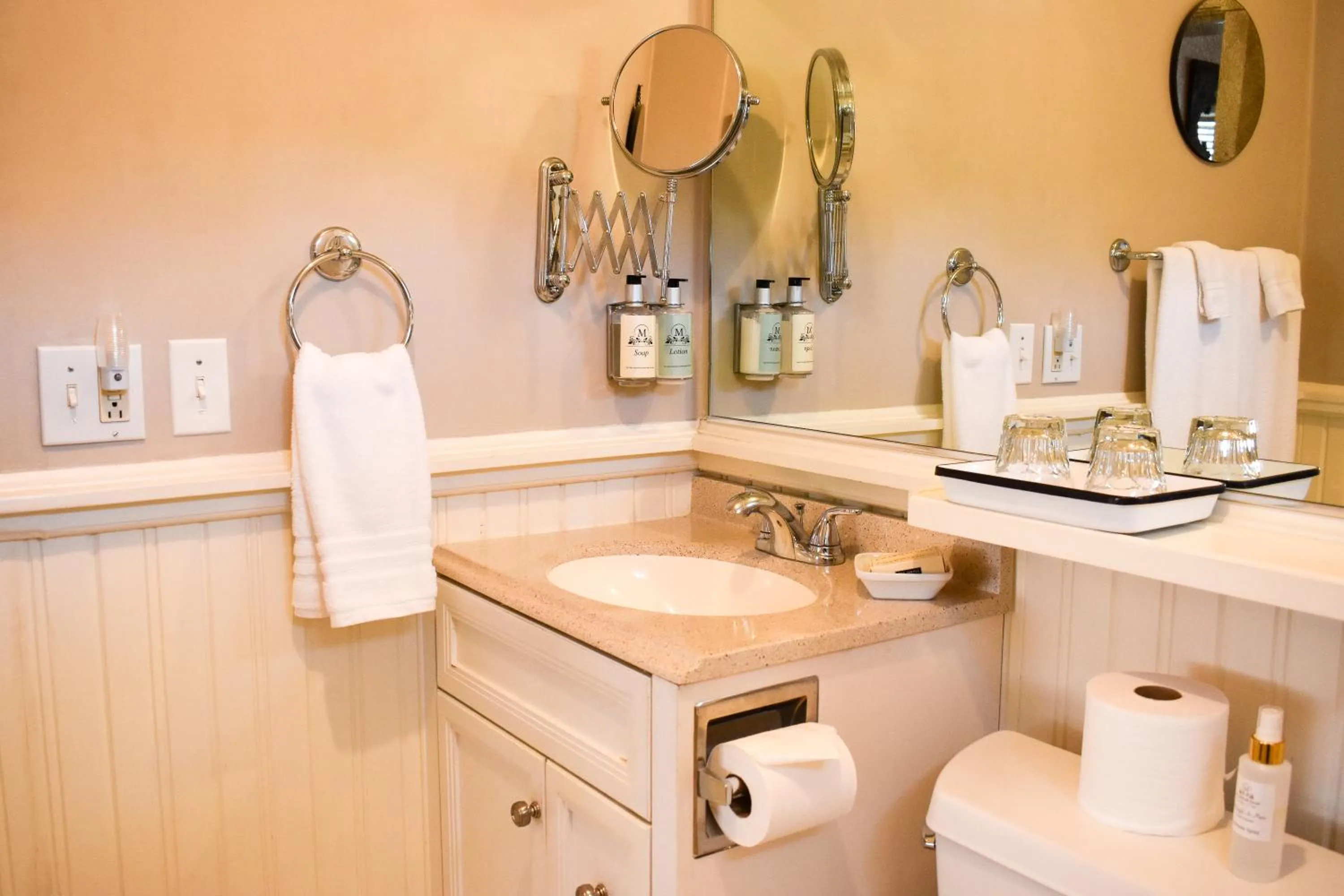 Bathroom in McCall House Boutique Hotel