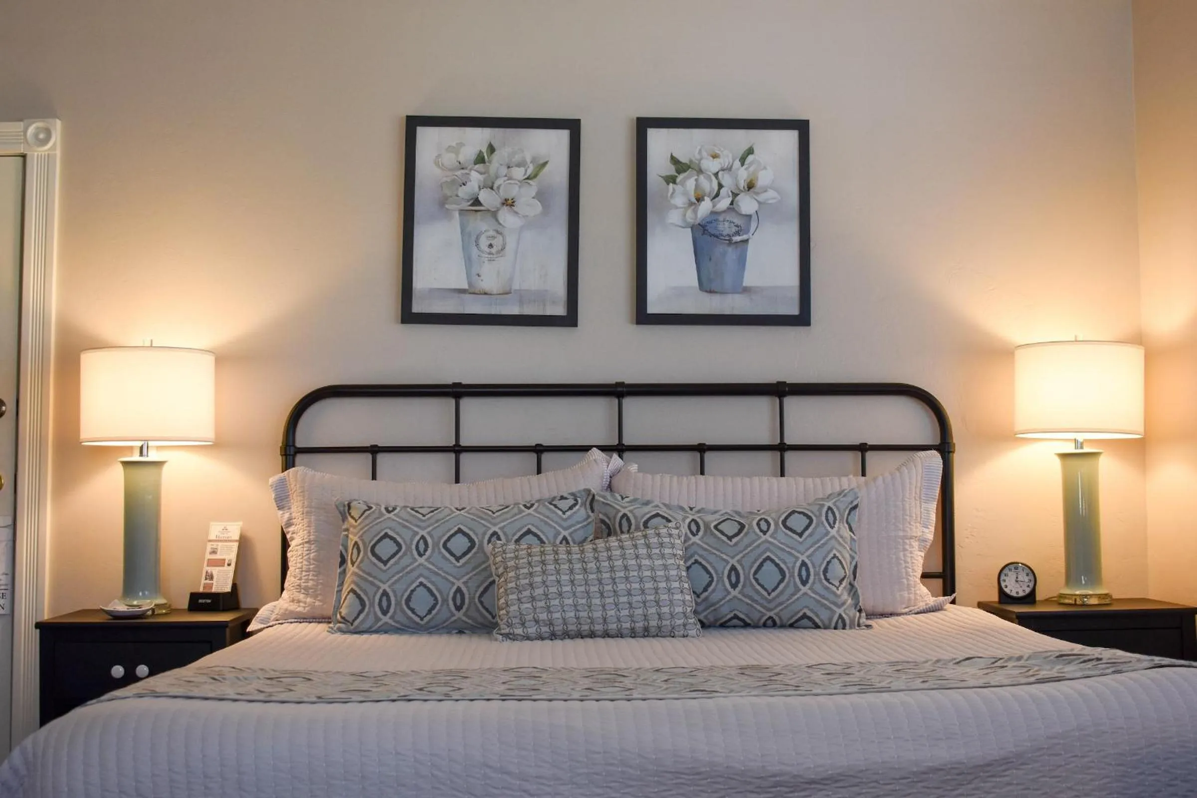 Bedroom, Bed in McCall House Boutique Hotel