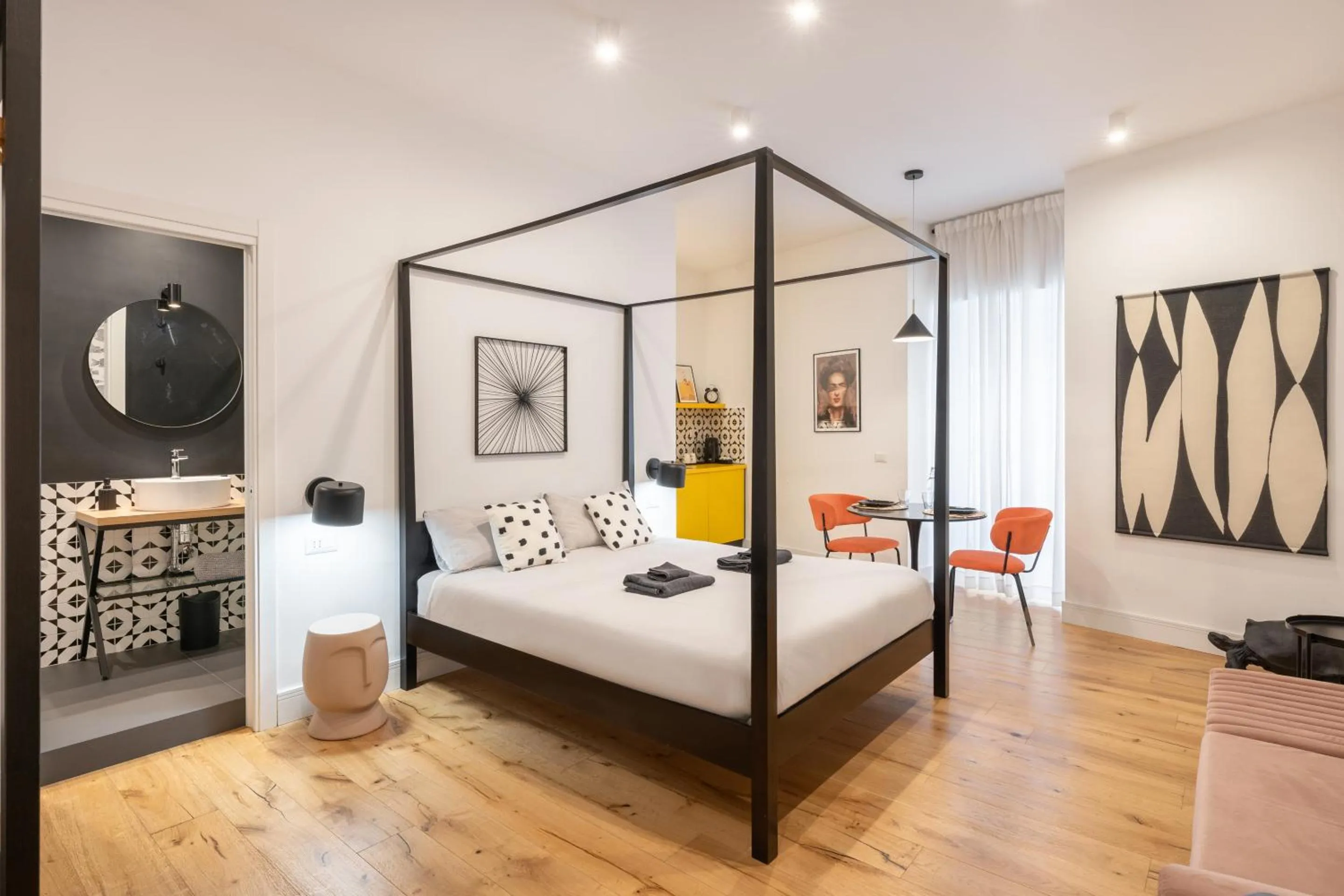 Other, Bed in The Idyll Boutique apartment - Suite in Napoli's Spanish Quarters