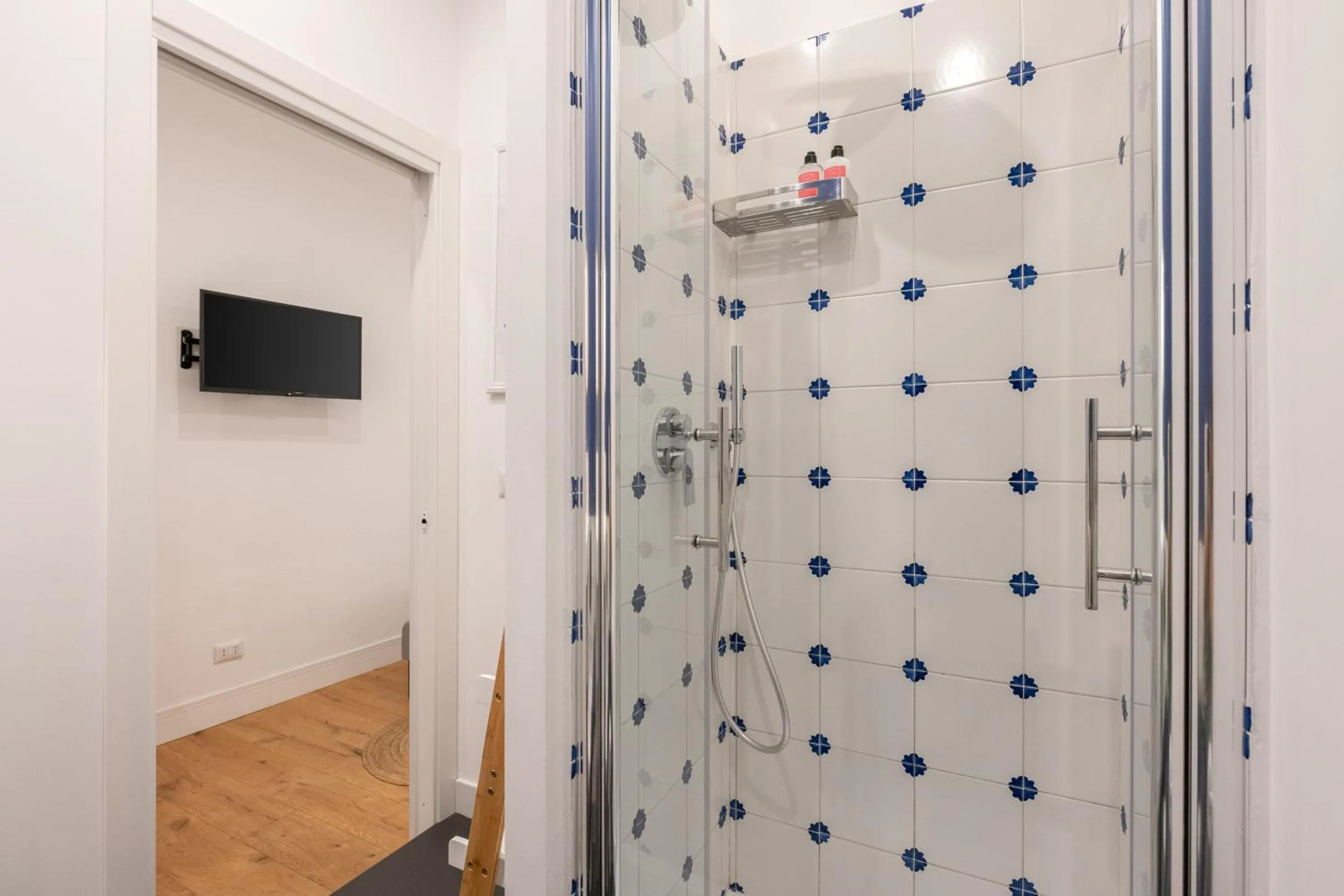 Bathroom in The Idyll Boutique apartment - Suite in Napoli's Spanish Quarters