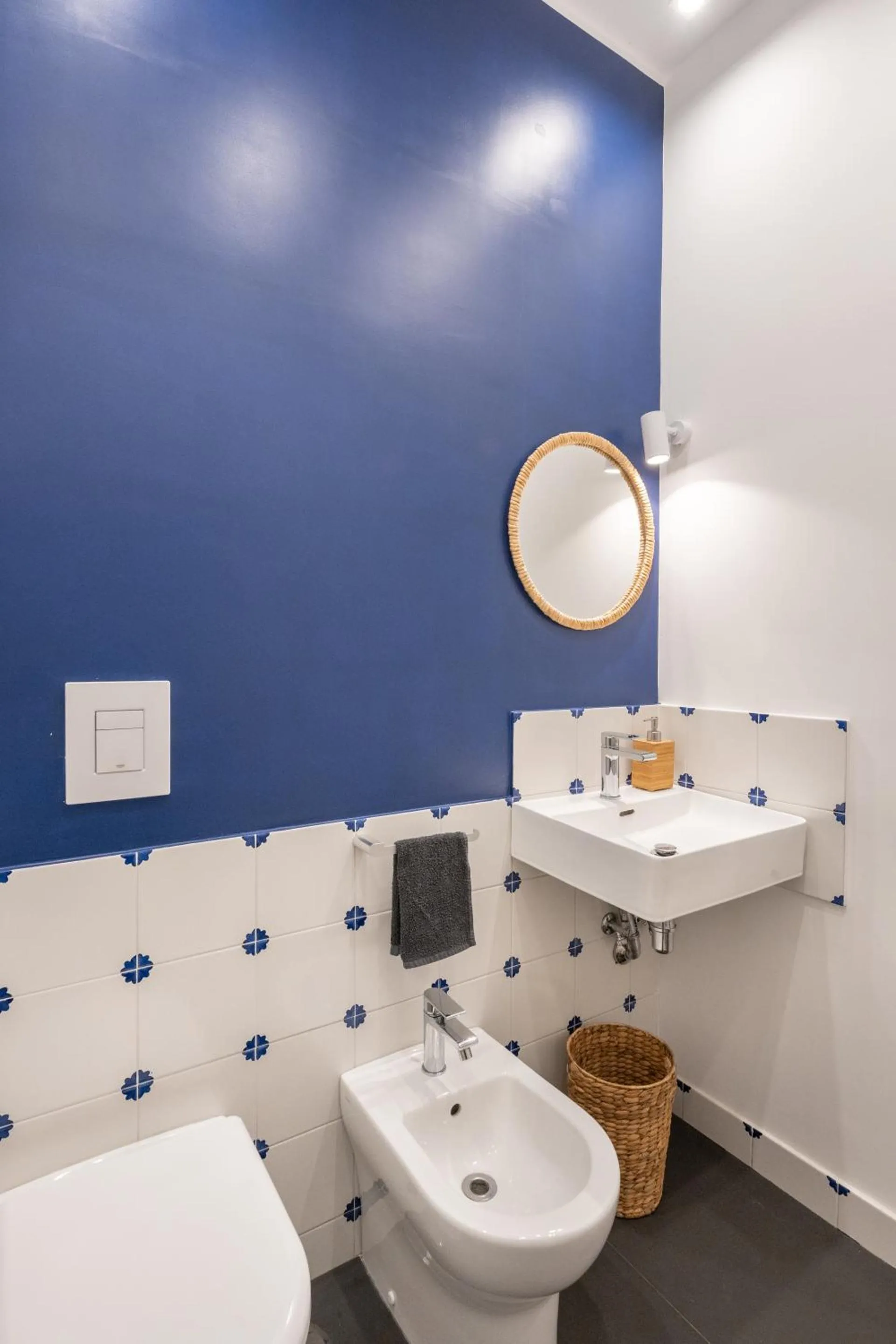 Bathroom in The Idyll Boutique apartment - Suite in Napoli's Spanish Quarters