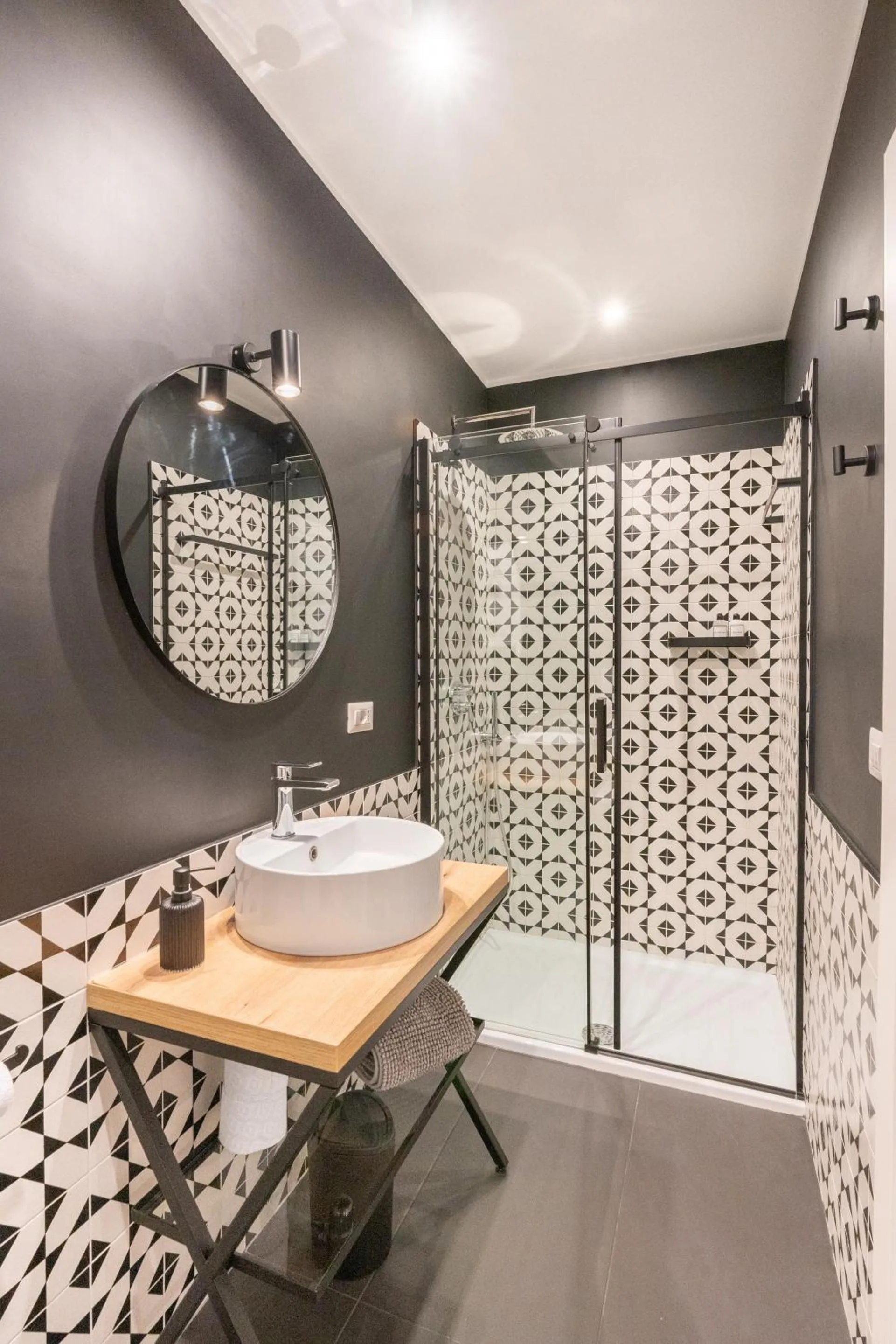 Bathroom in The Idyll Boutique apartment - Suite in Napoli's Spanish Quarters