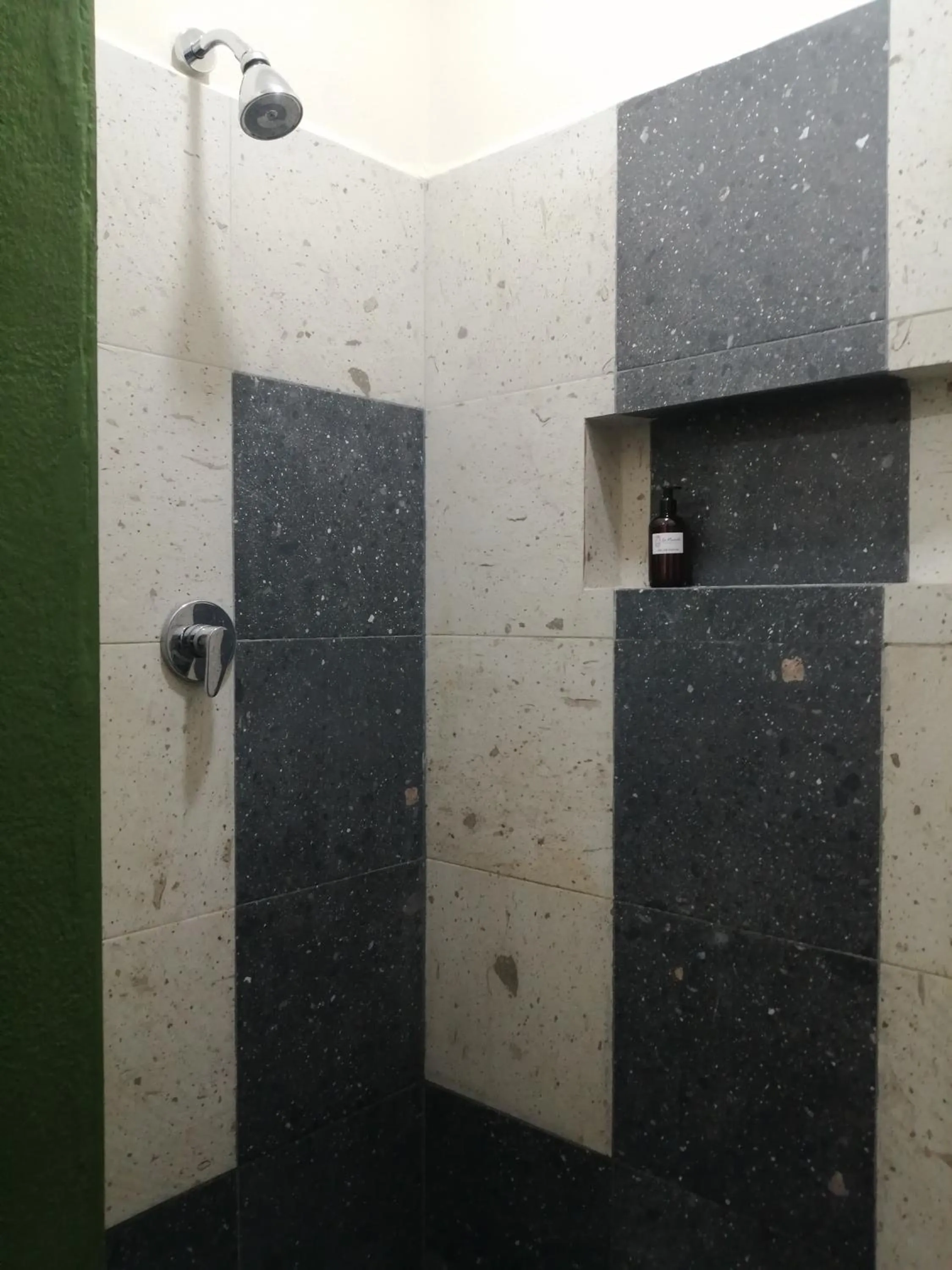 Shower in La Morada, una ventana al golfo - Hotel boutique