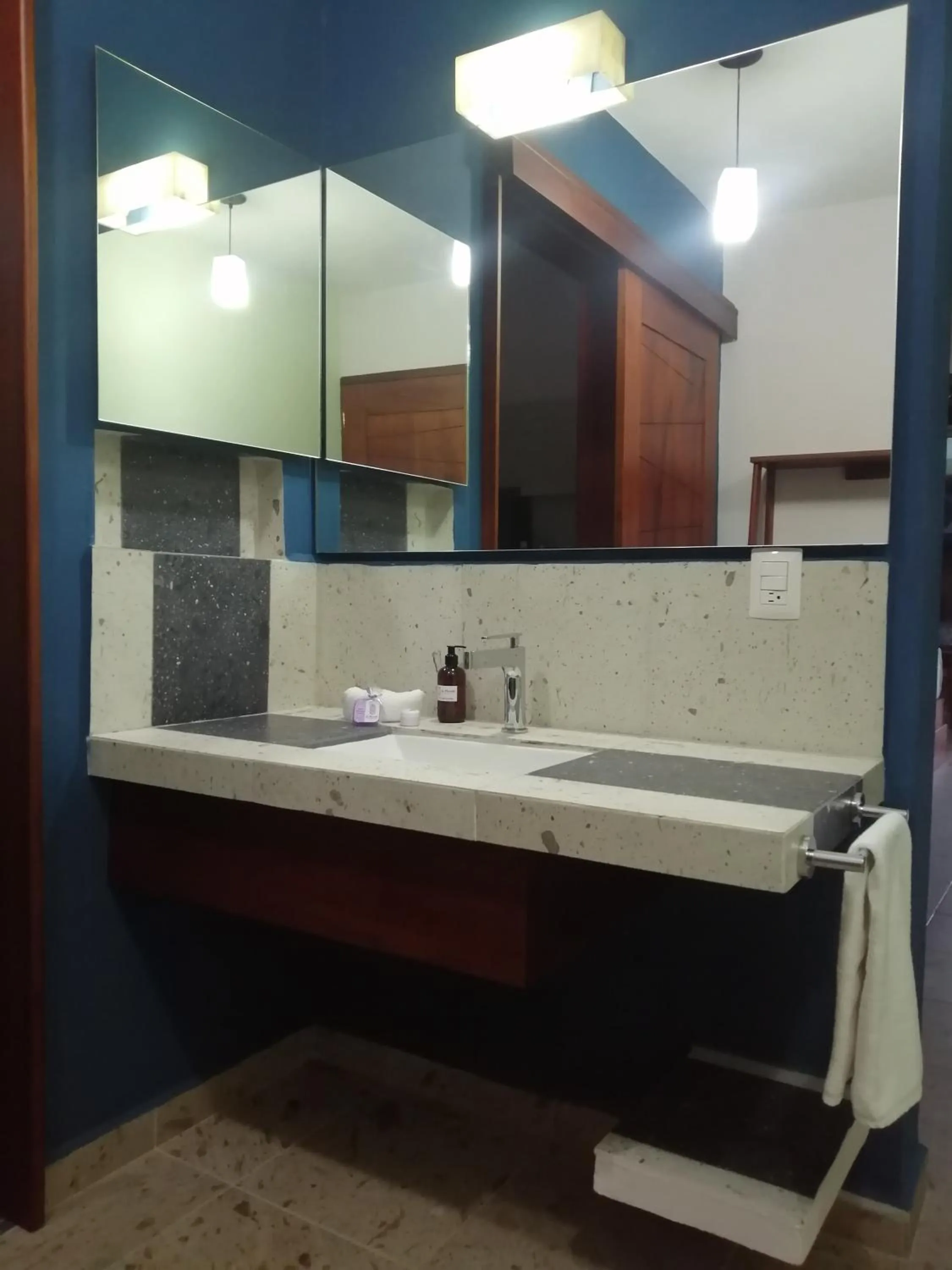 Bathroom in La Morada, una ventana al golfo - Hotel boutique