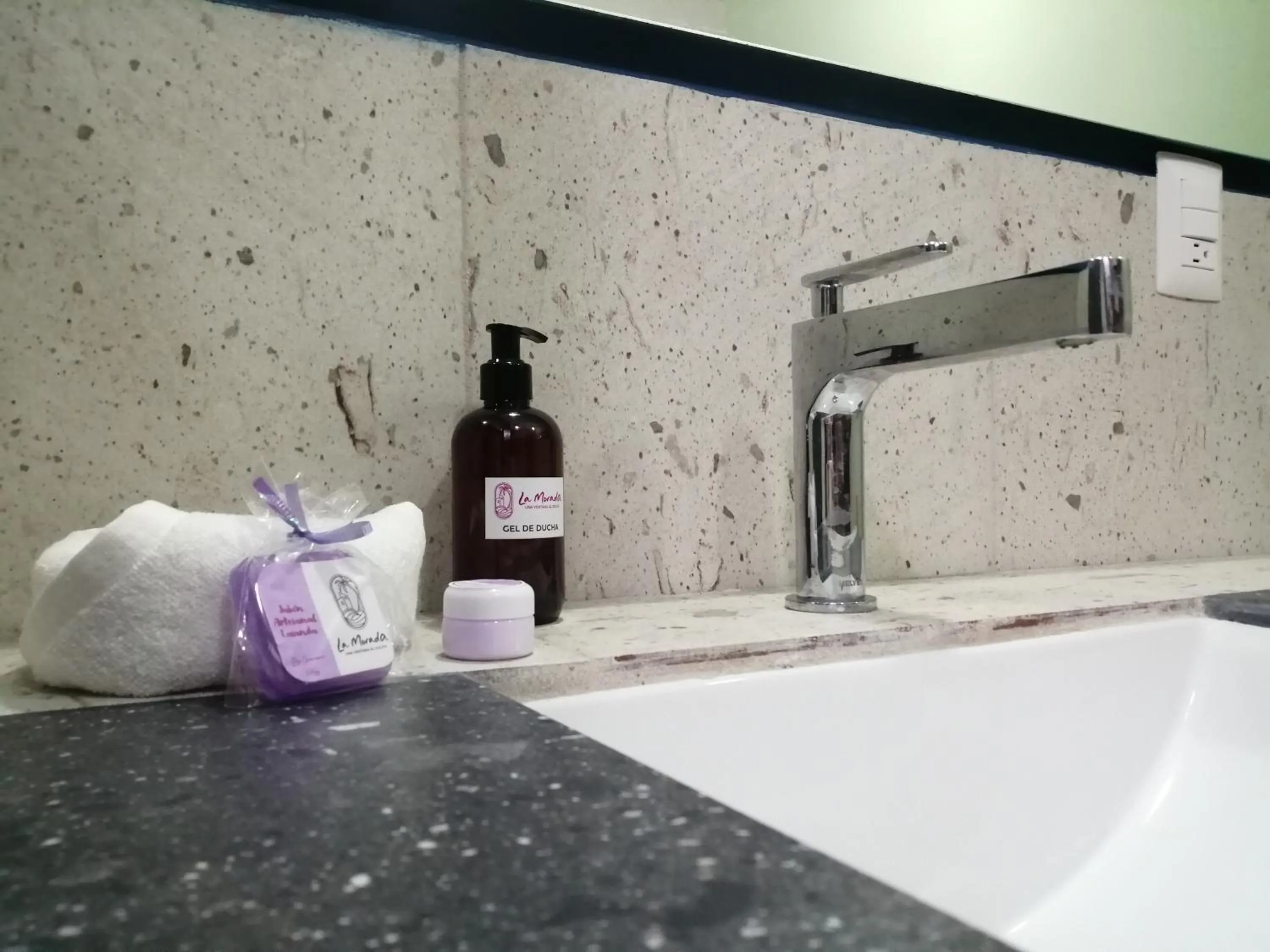 Bathroom in La Morada, una ventana al golfo - Hotel boutique