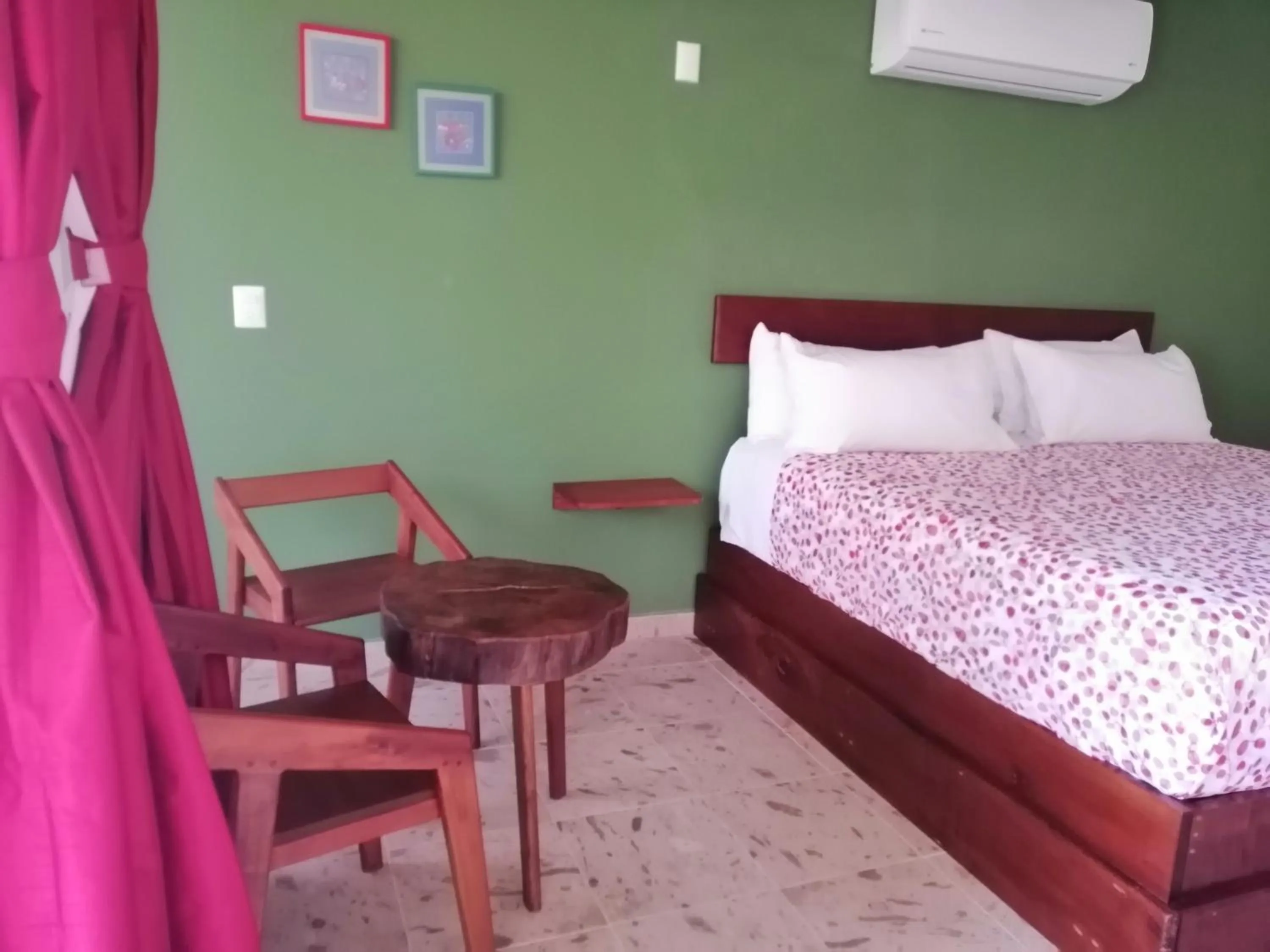 Living room, Bed in La Morada, una ventana al golfo - Hotel boutique