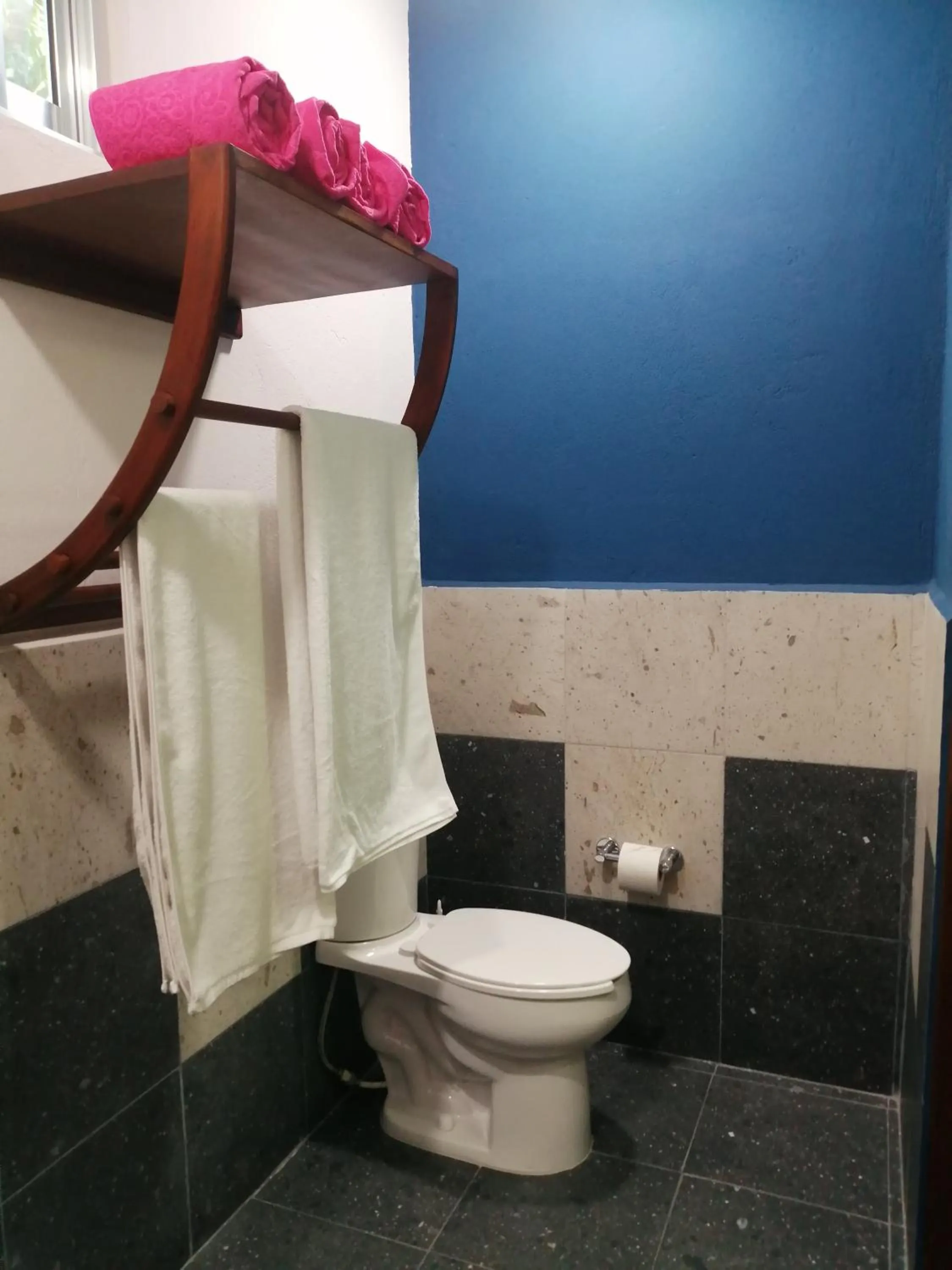 Toilet in La Morada, una ventana al golfo - Hotel boutique