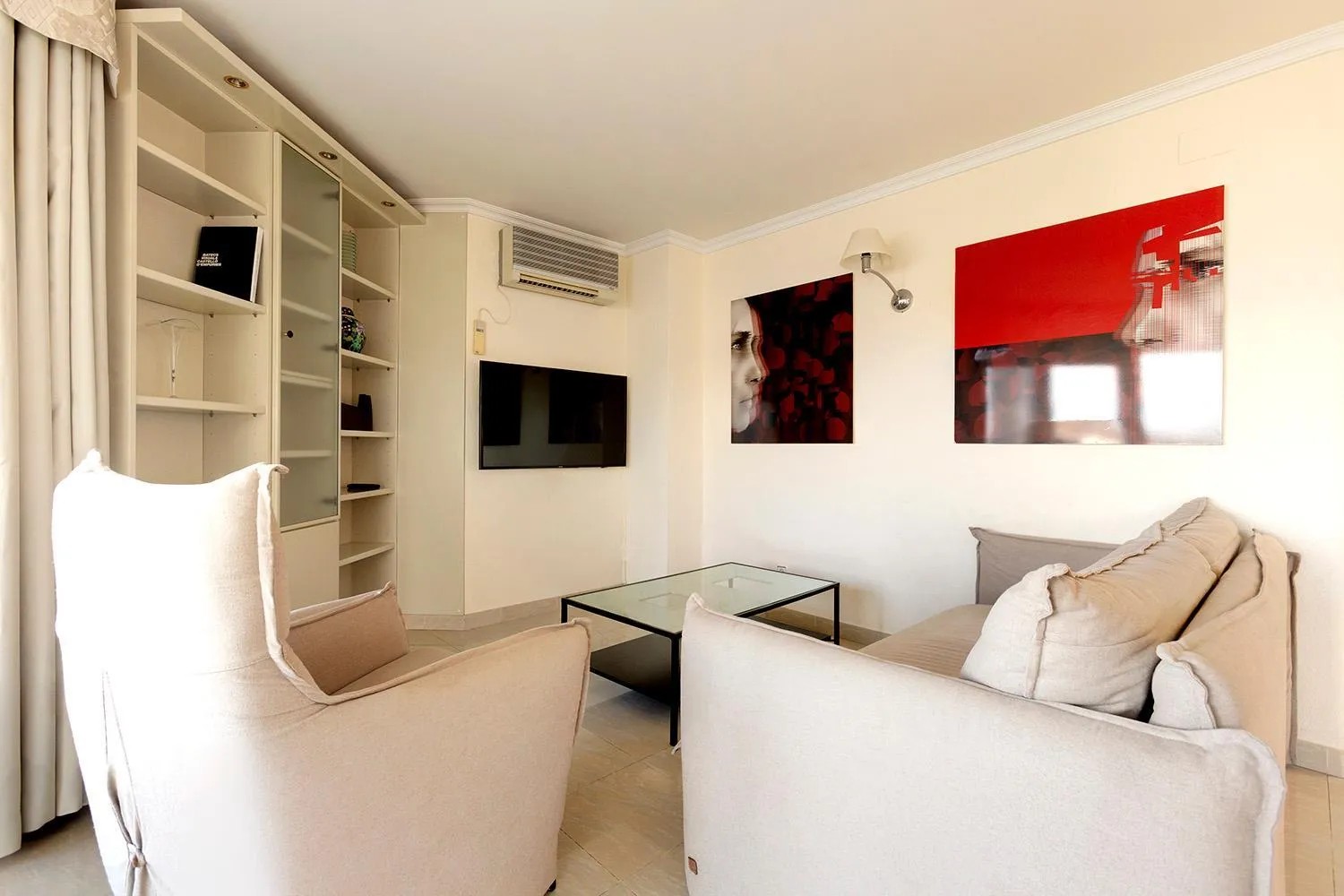 TV and multimedia in Apartamentos Empuriabrava Maurici Park