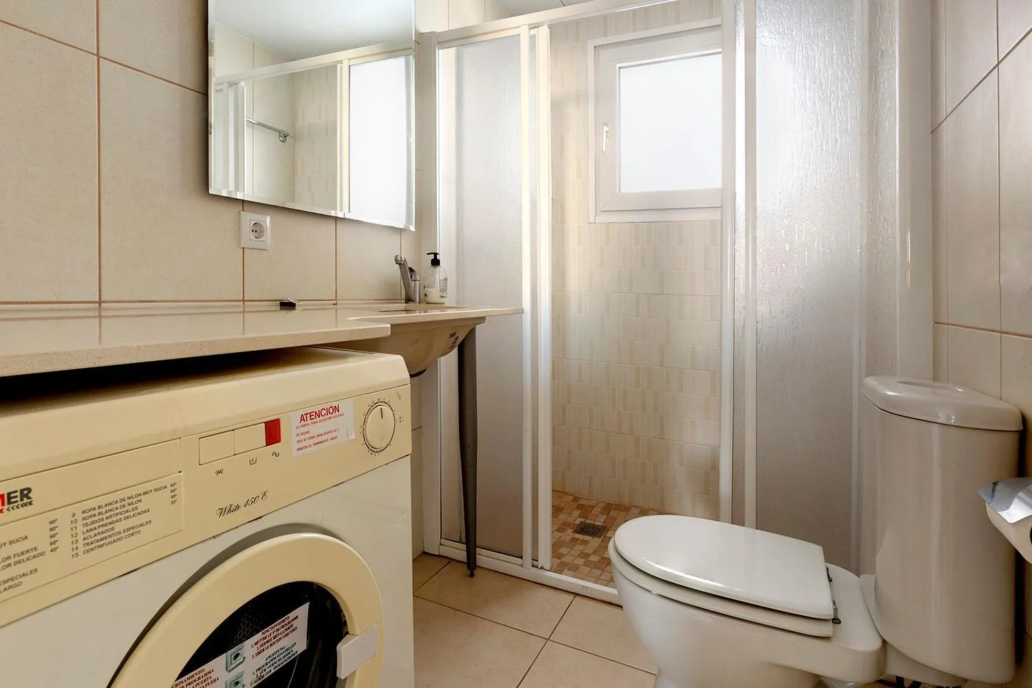 Bathroom in Apartamentos Empuriabrava Maurici Park