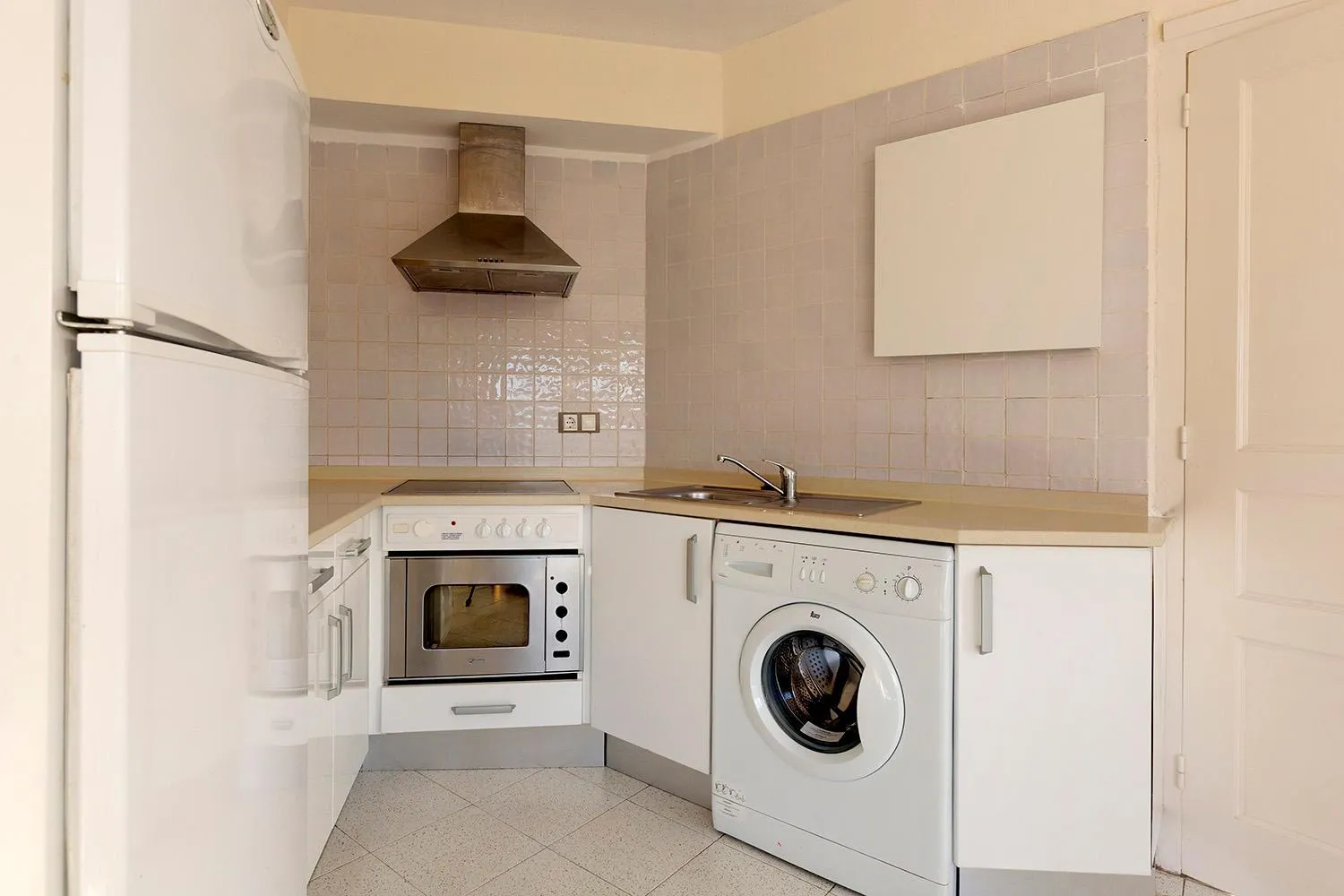 Kitchen or kitchenette in Apartamentos Empuriabrava Maurici Park